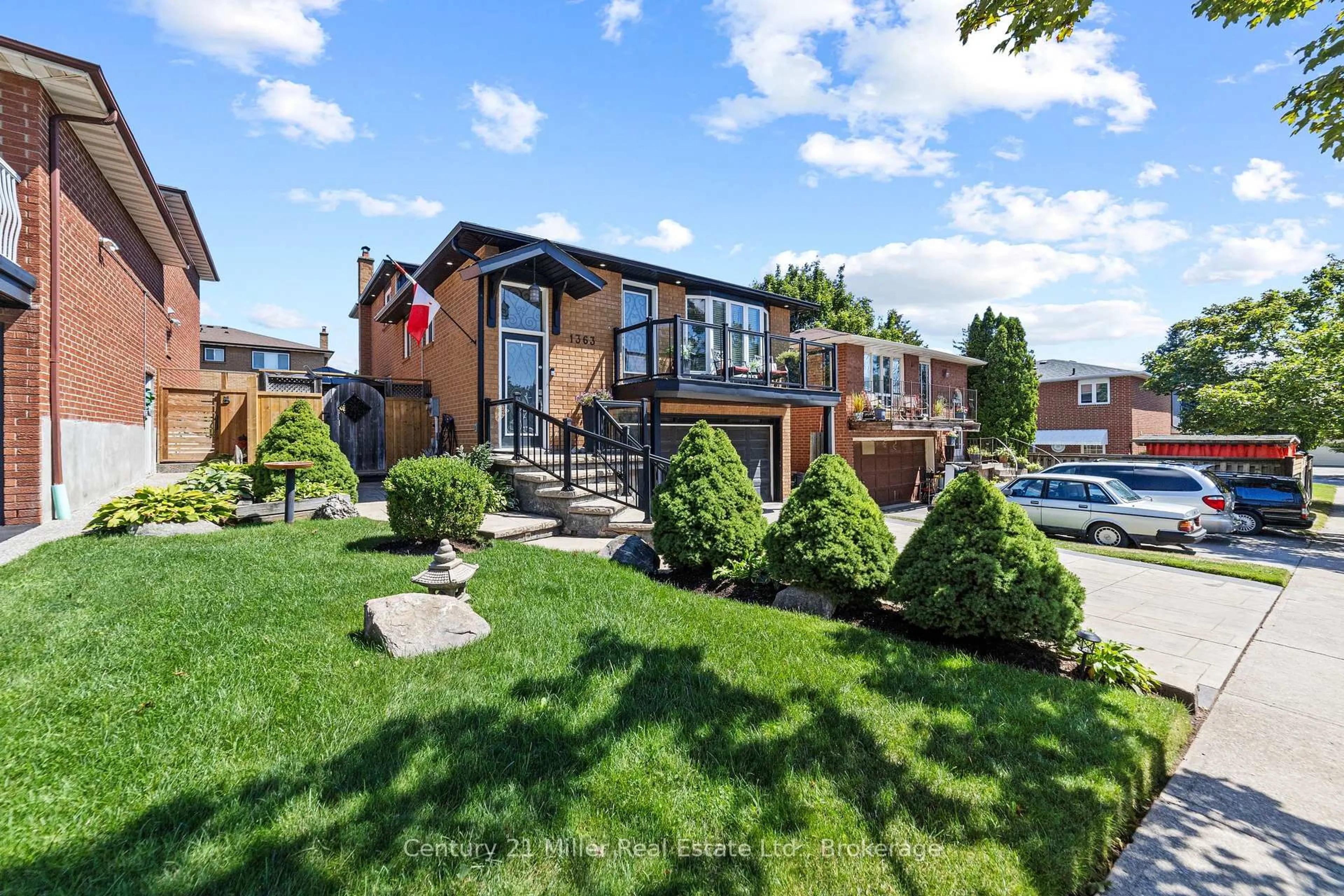 Home with brick exterior material, street for 1363 Harmsworth Sq, Oakville Ontario L6H 3E7
