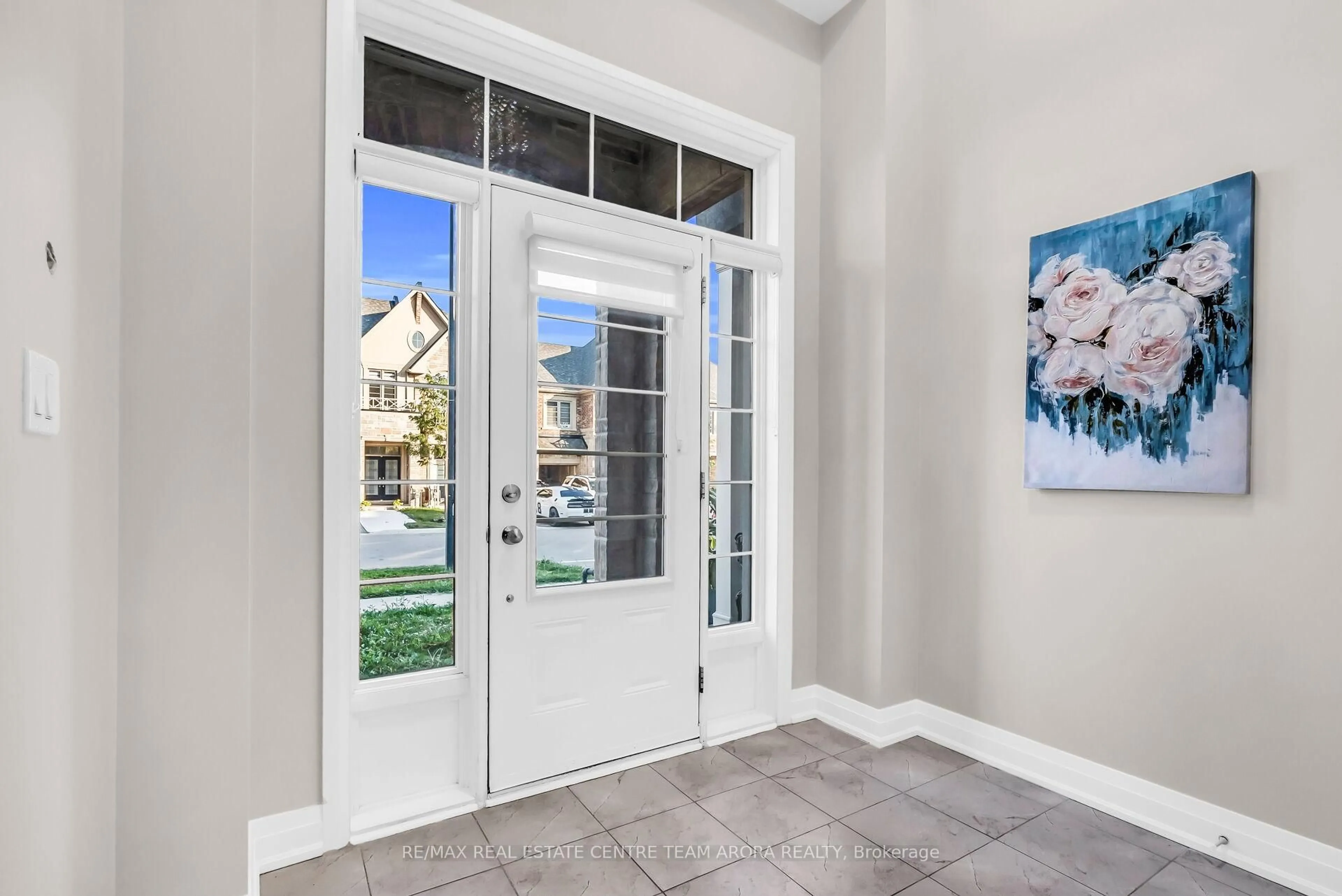 Indoor entryway for 24 Dalbeattie Dr, Brampton Ontario L6Y 6H6