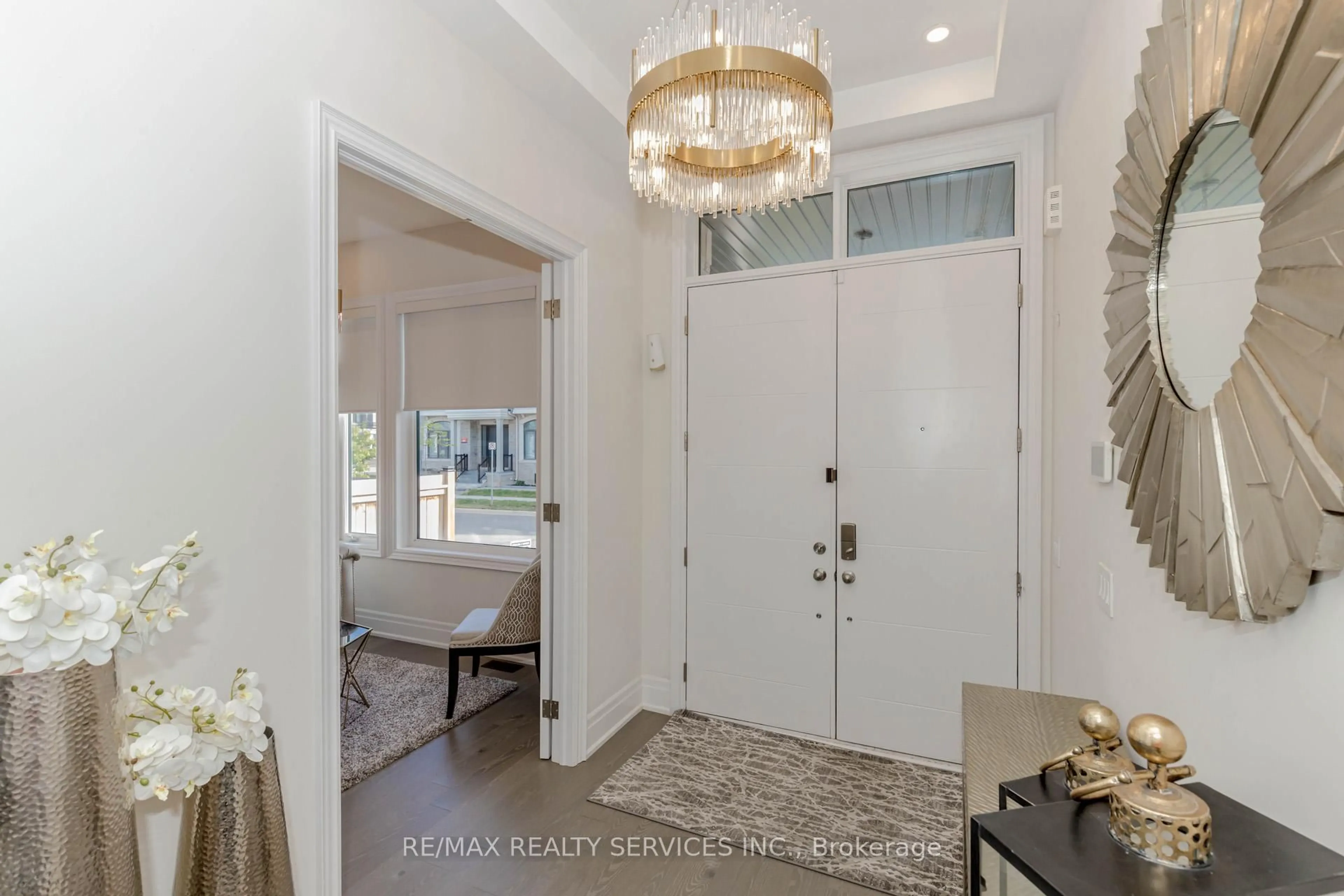 Indoor entryway for 1217 Ironbridge Rd, Oakville Ontario L6M 5M5