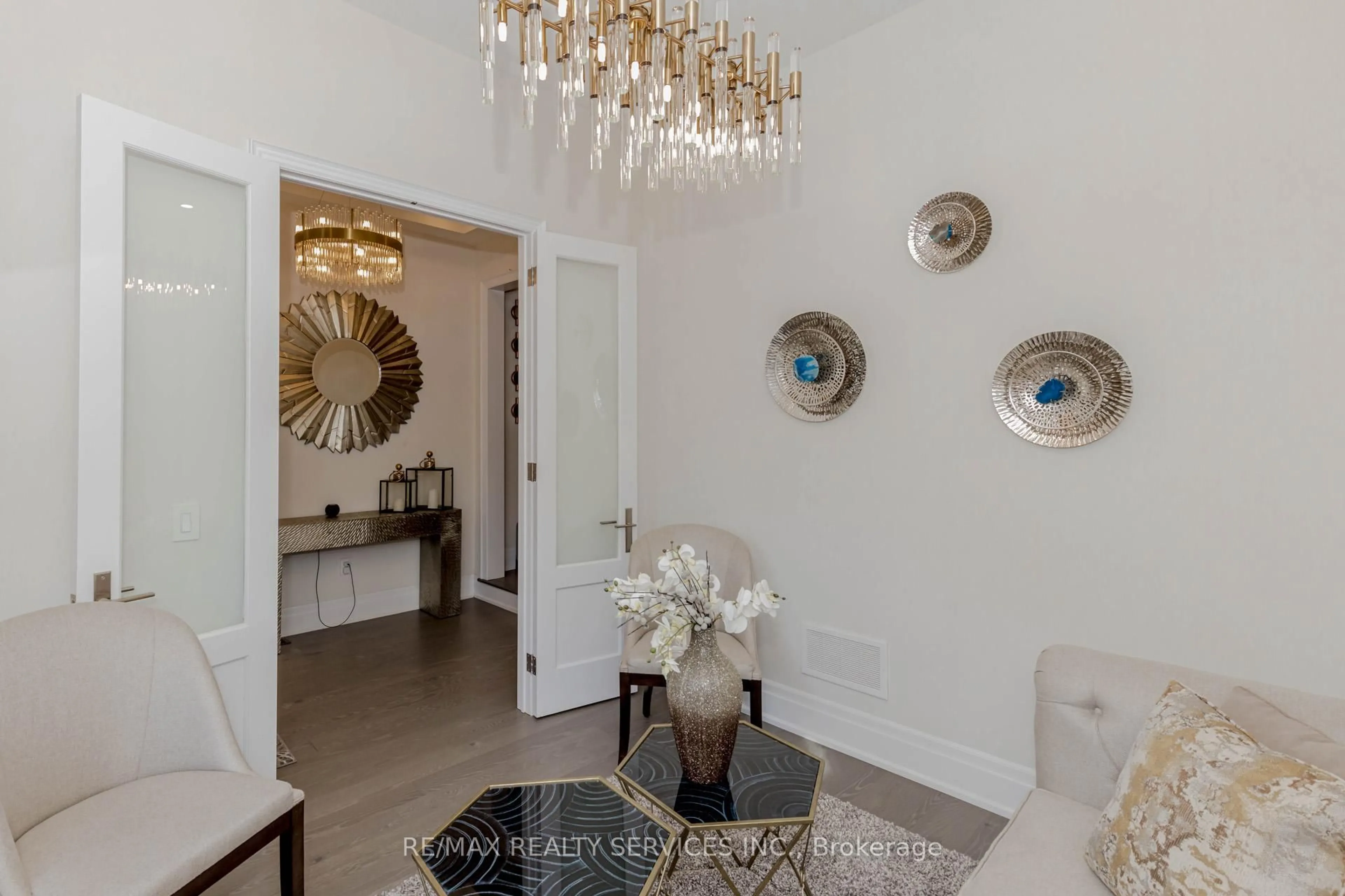 Indoor entryway for 1217 Ironbridge Rd, Oakville Ontario L6M 5M5