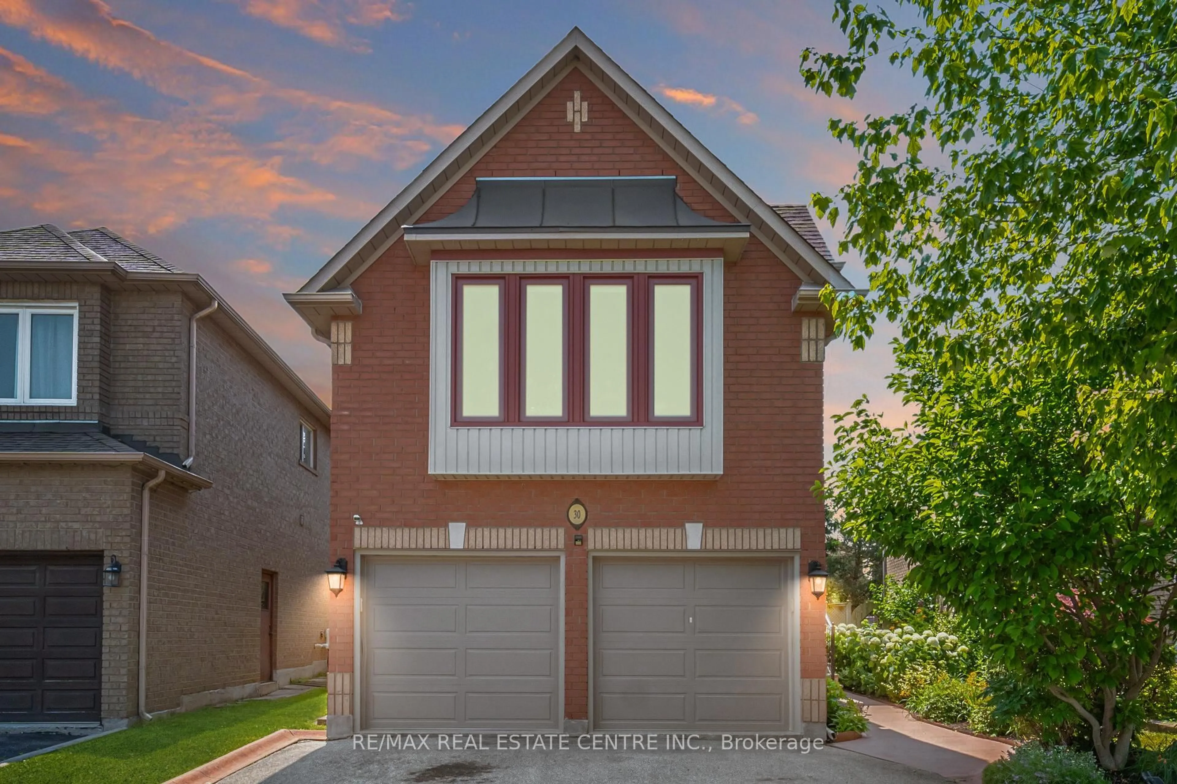 Home with brick exterior material, street for 30 Creekwood Dr, Brampton Ontario L7A 1J3