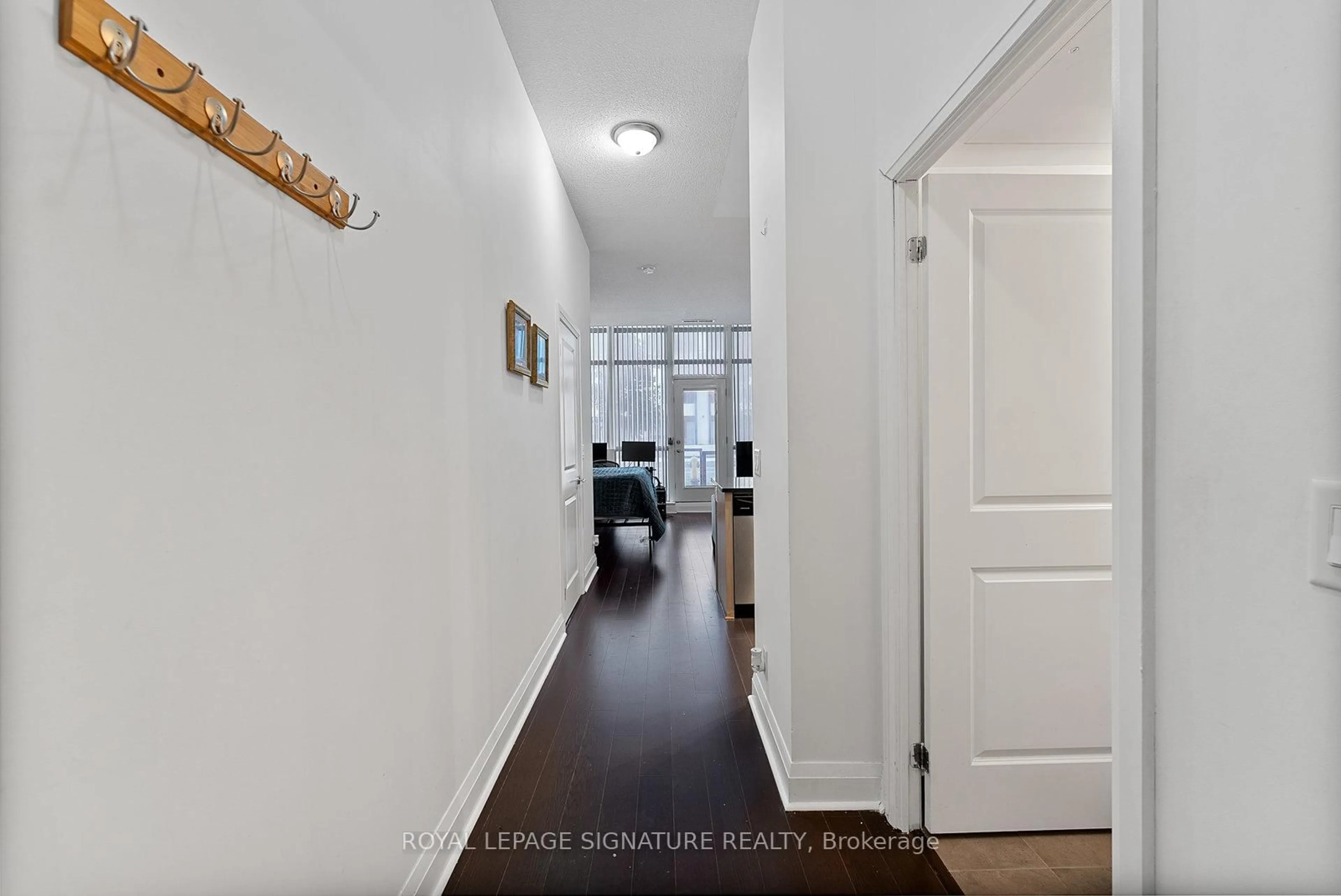 Indoor entryway for 1185 The Queensway Ave #104, Toronto Ontario M8Z 0C6