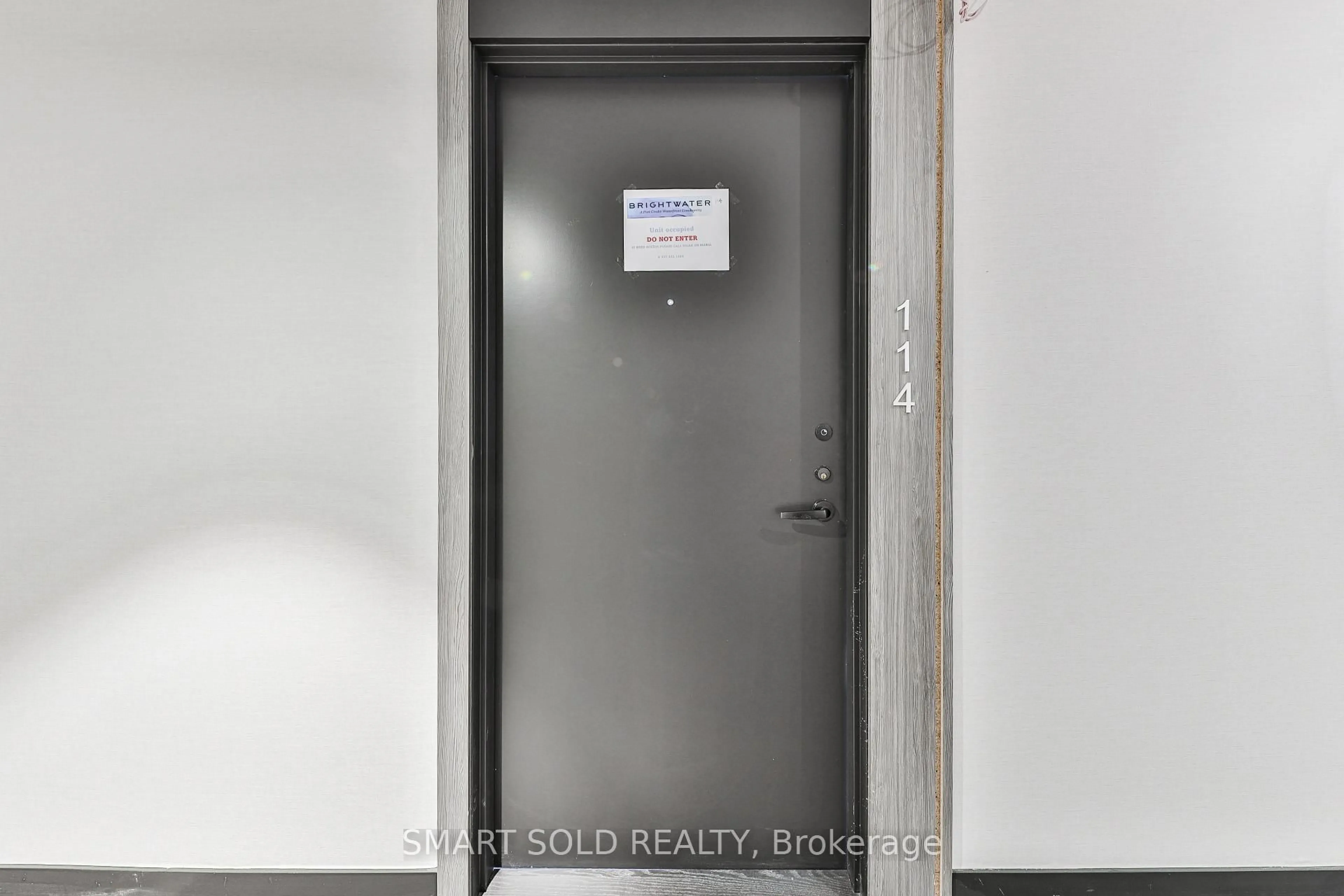 Unknown for 220 Missinnihe Way #114, Mississauga Ontario L5H 0A9