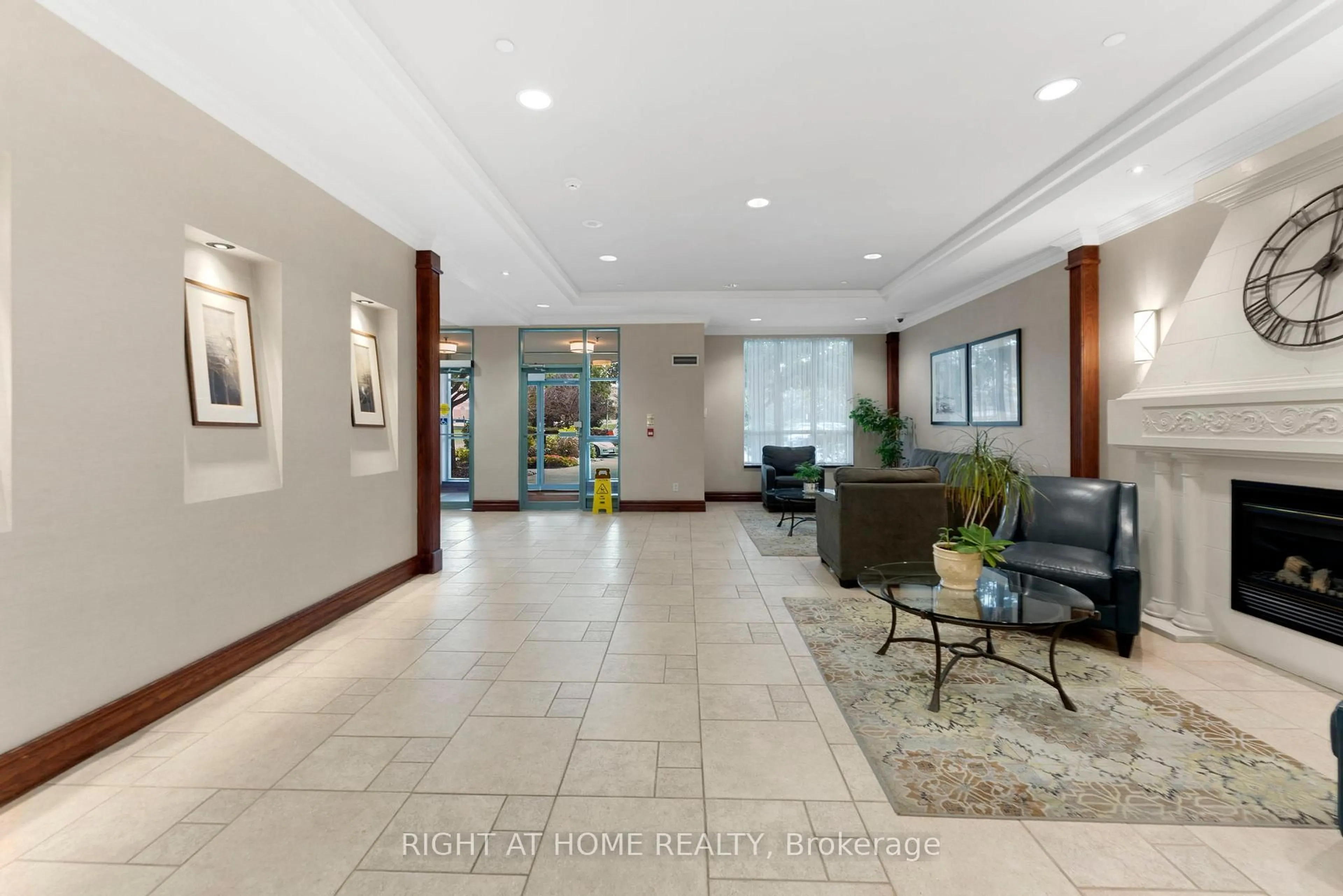 Lobby for 2545 Erin Centre Blvd #1611, Mississauga Ontario L5M 6Z9