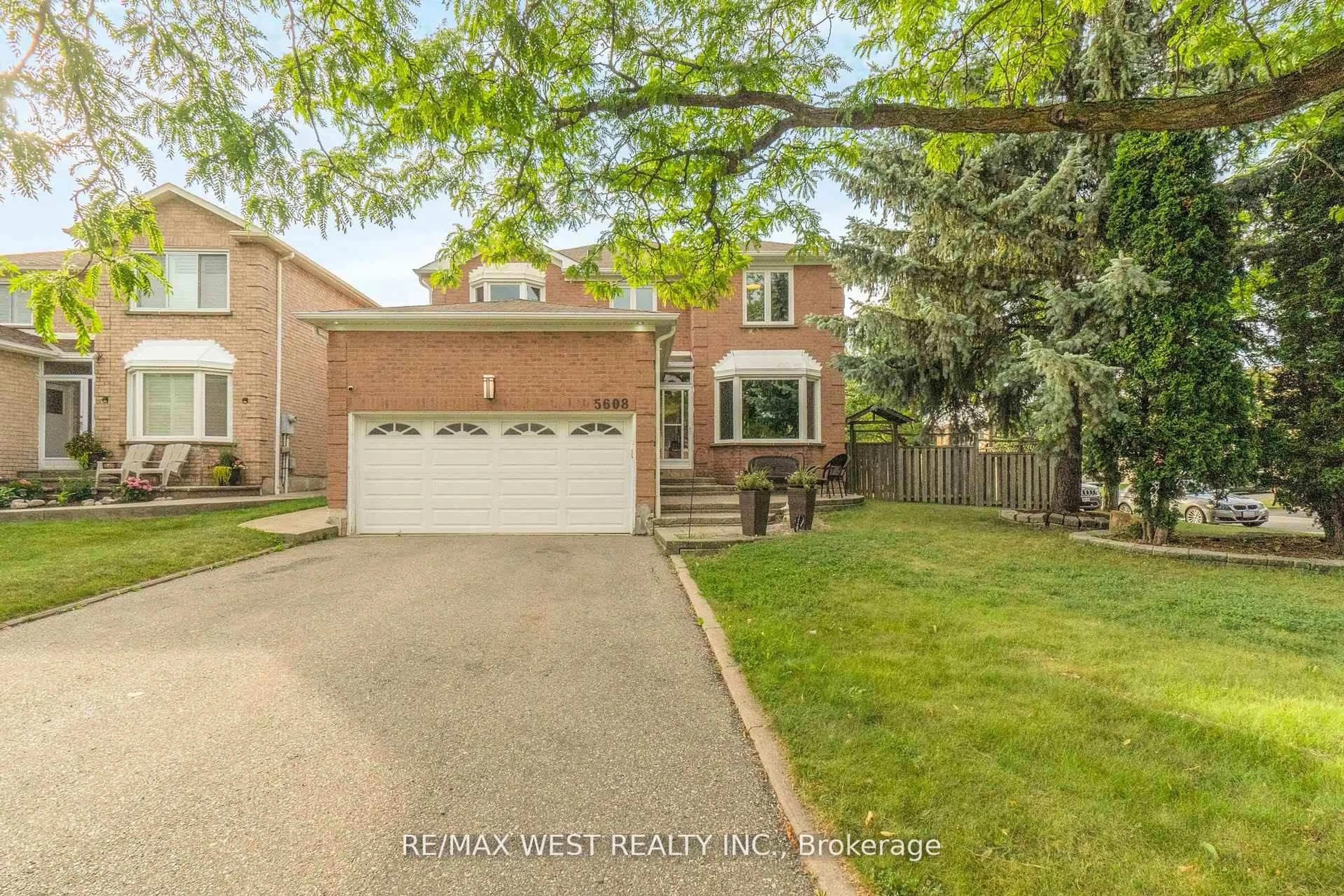 Home with brick exterior material, street for 5608 Goldenbrook Dr, Mississauga Ontario L5M 3V9