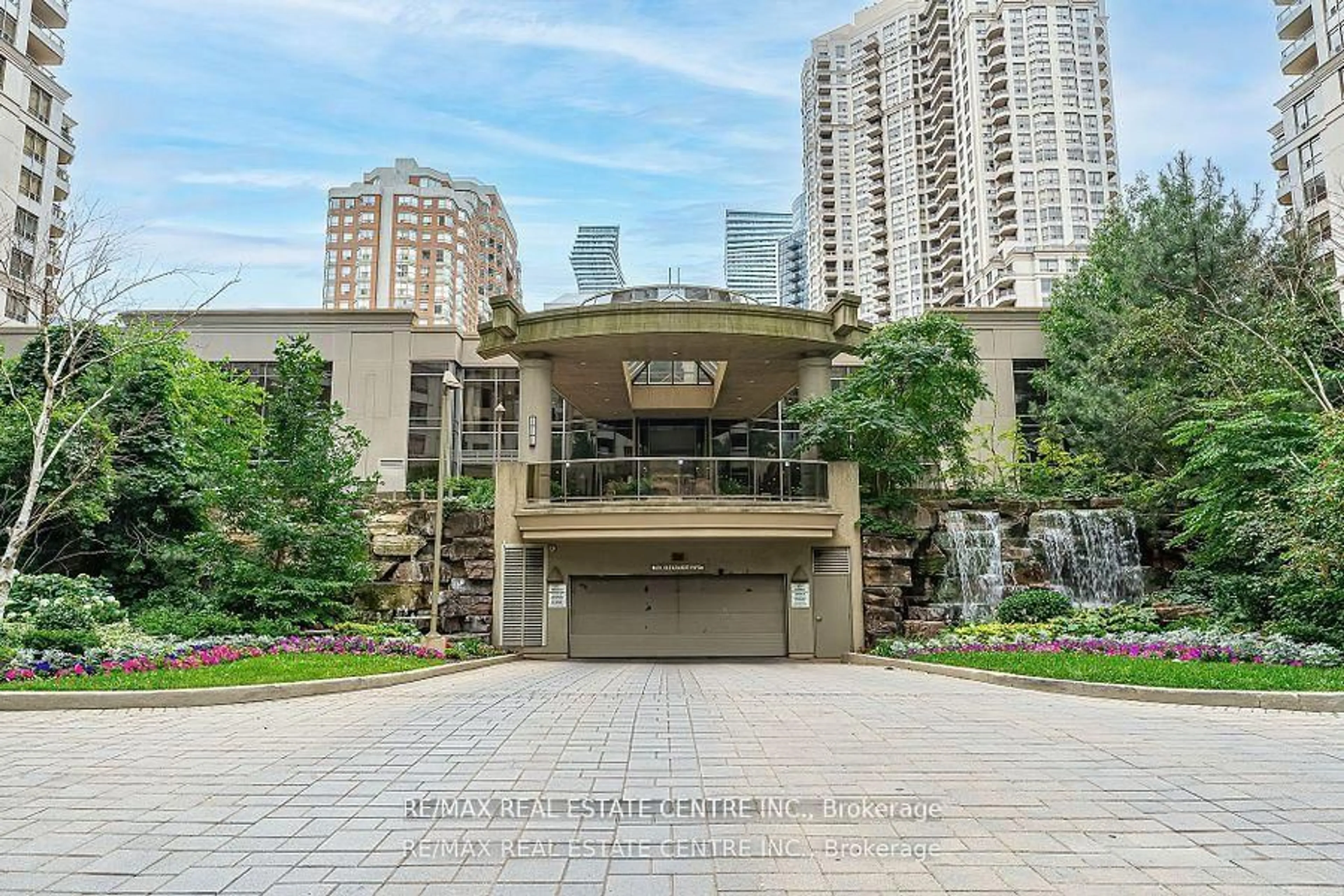 Patio, unknown for 3888 Duke Of York Blvd #1130, Mississauga Ontario L5B 4P5