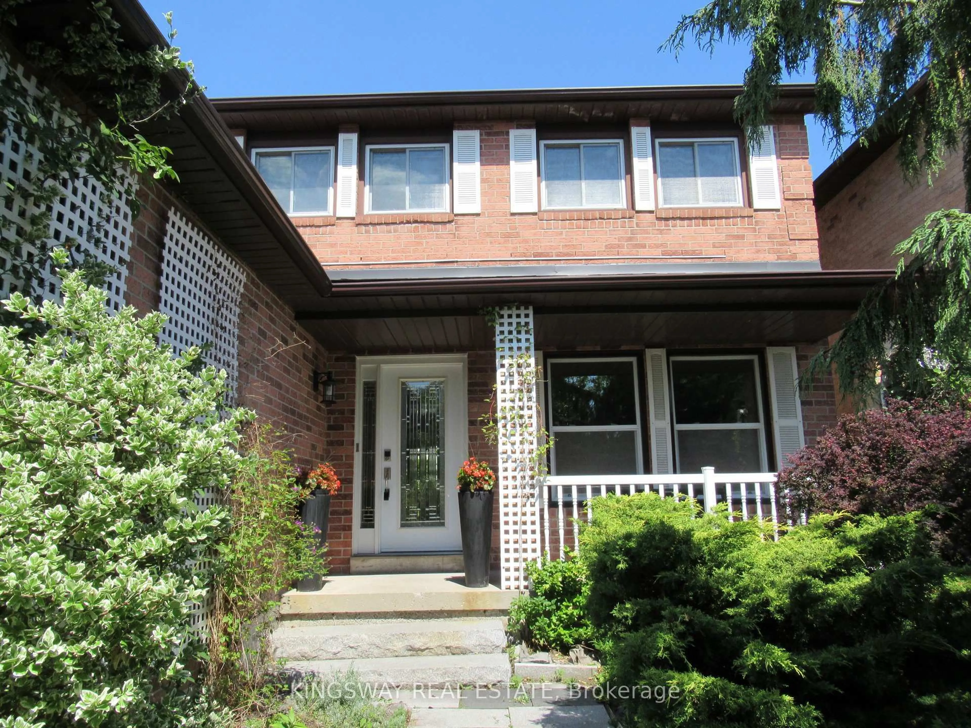Home with brick exterior material, street for 6059 Tillsdown Dr, Mississauga Ontario L5N 4M4