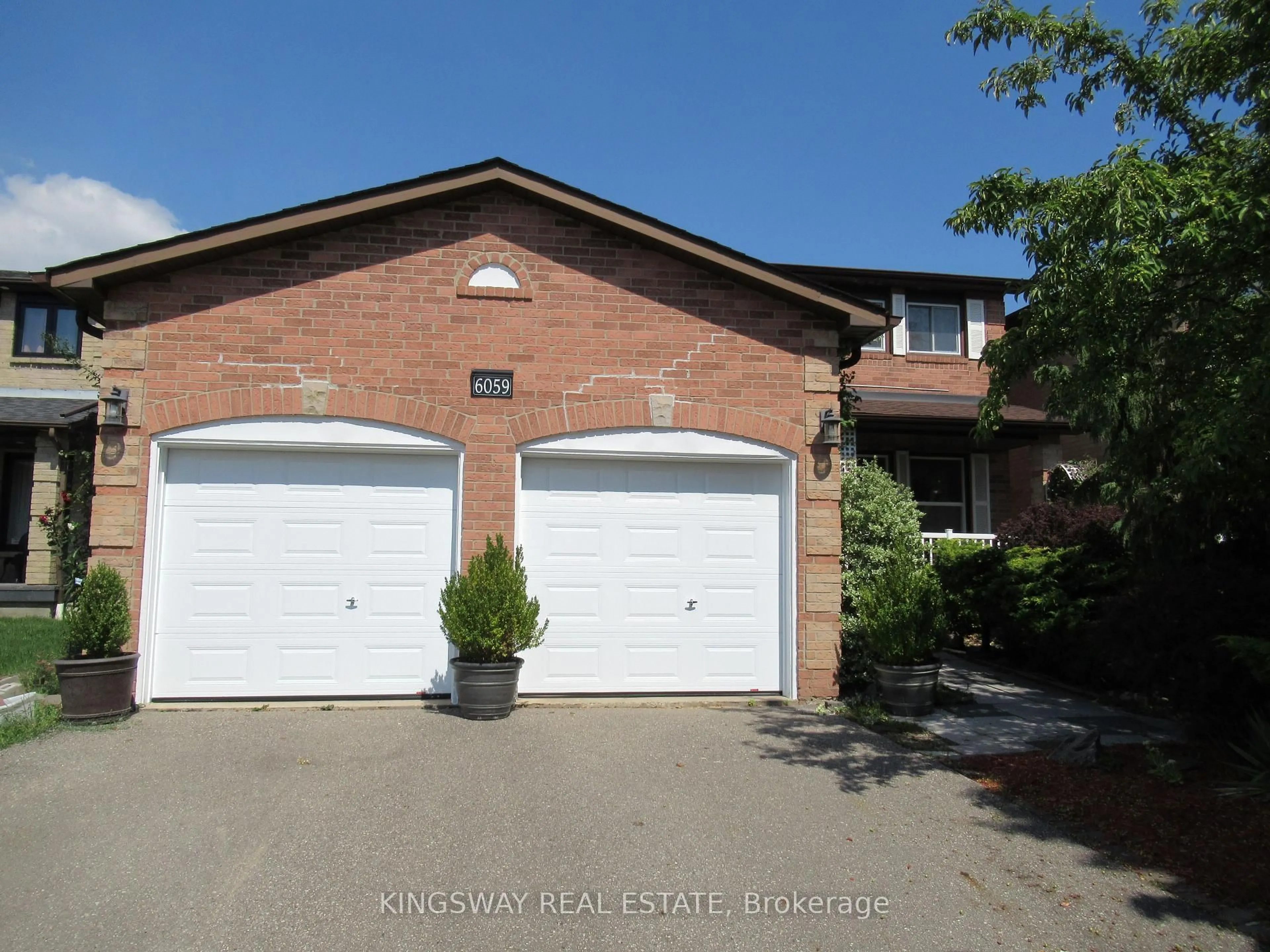 Home with brick exterior material, street for 6059 Tillsdown Dr, Mississauga Ontario L5N 4M4