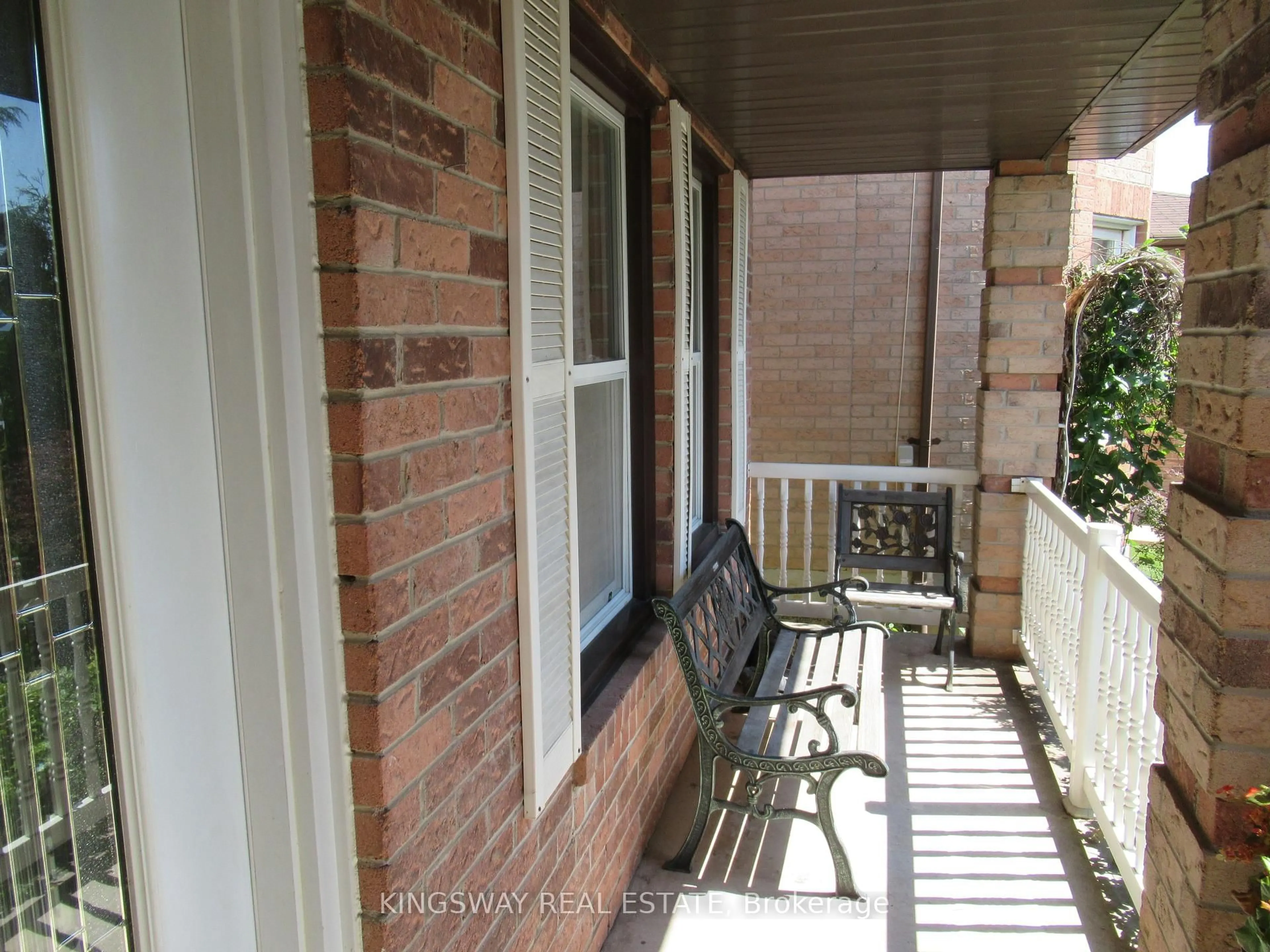 Balcony in the apartment, street for 6059 Tillsdown Dr, Mississauga Ontario L5N 4M4