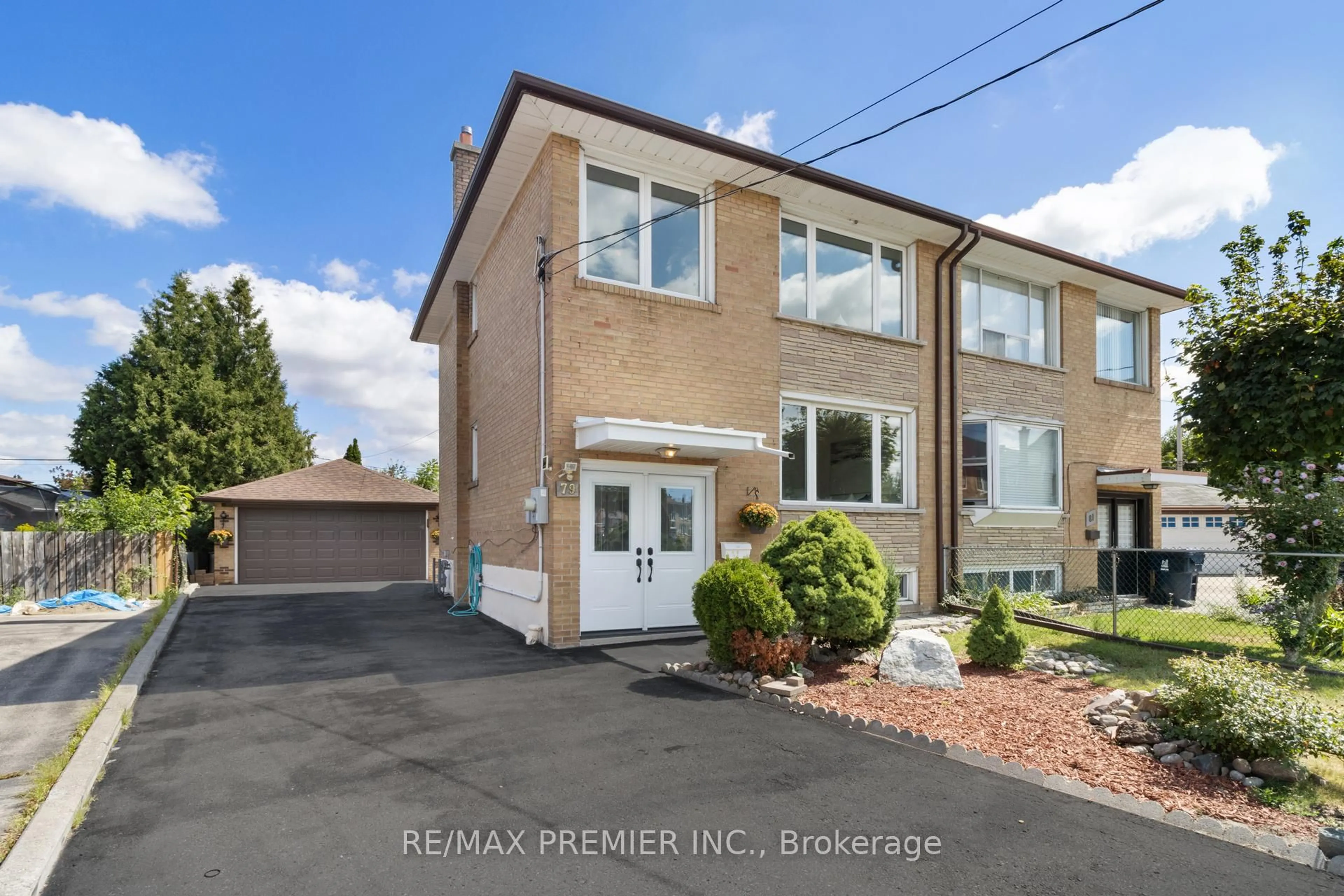 Unknown for 79 Pamille Pl, Toronto Ontario M6M 3B1