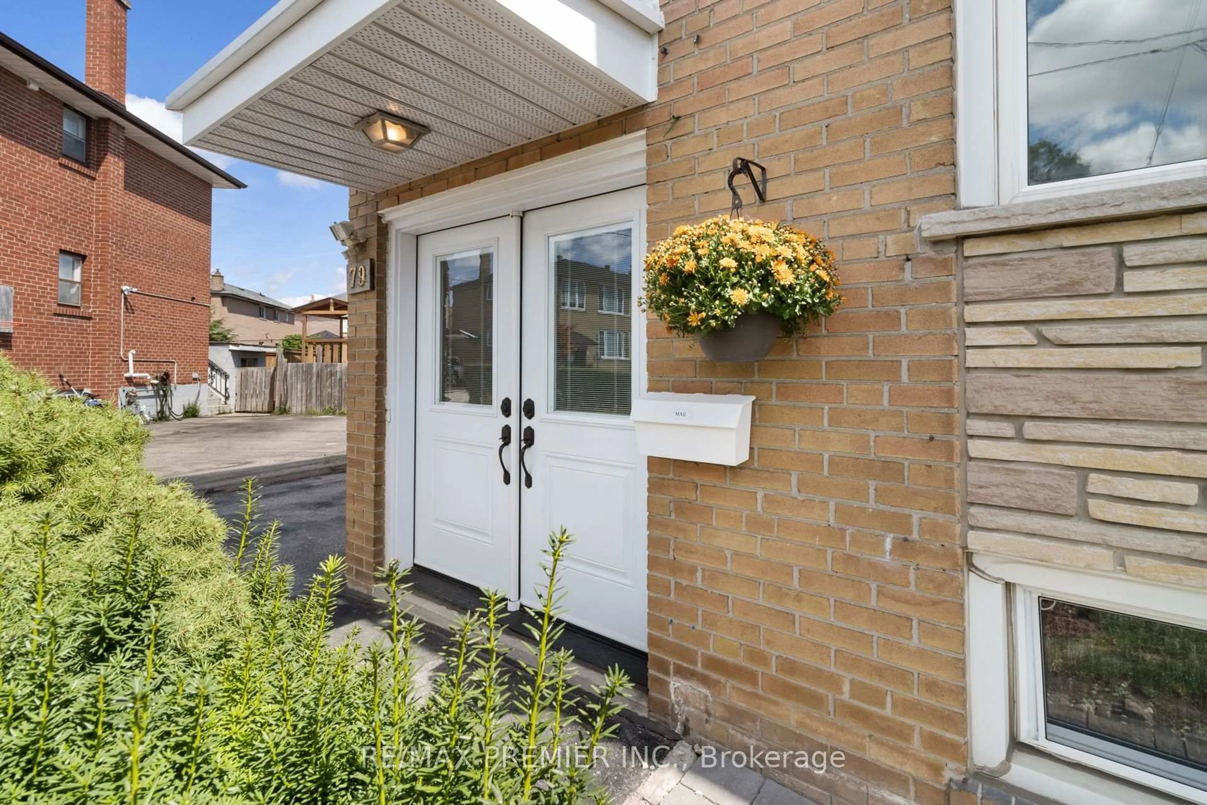 Indoor entryway for 79 Pamille Pl, Toronto Ontario M6M 3B1
