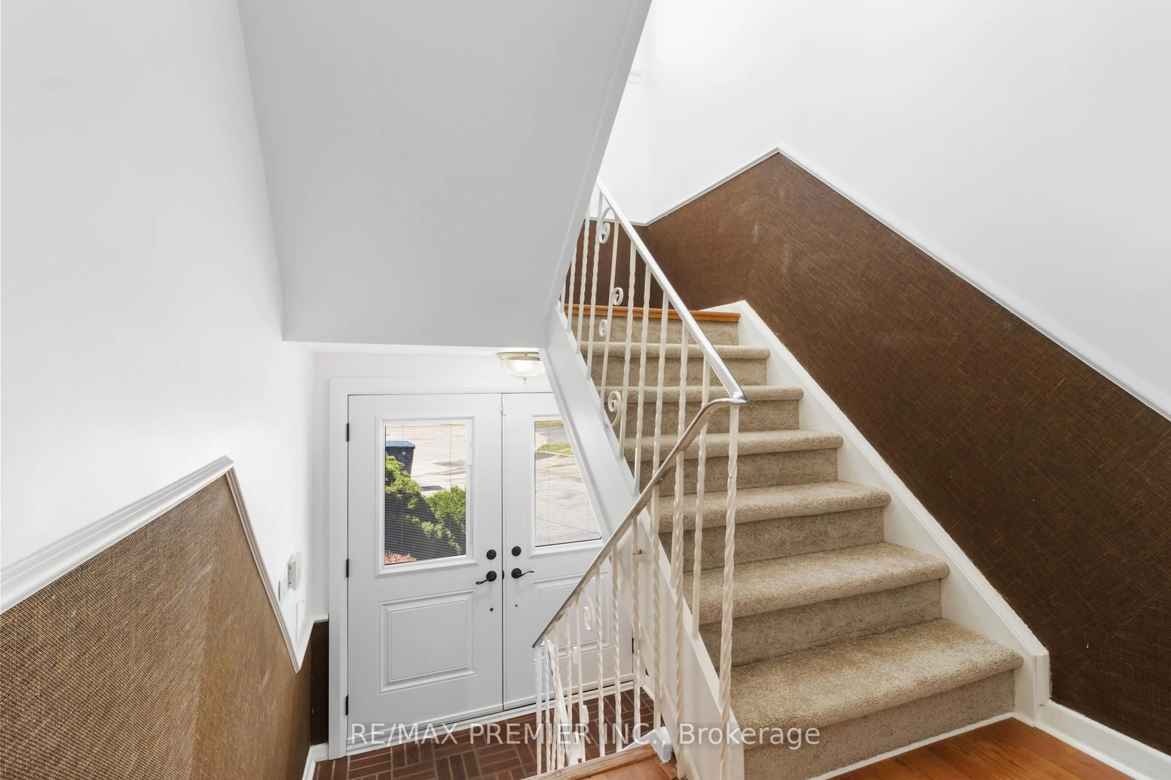 Unknown for 79 Pamille Pl, Toronto Ontario M6M 3B1