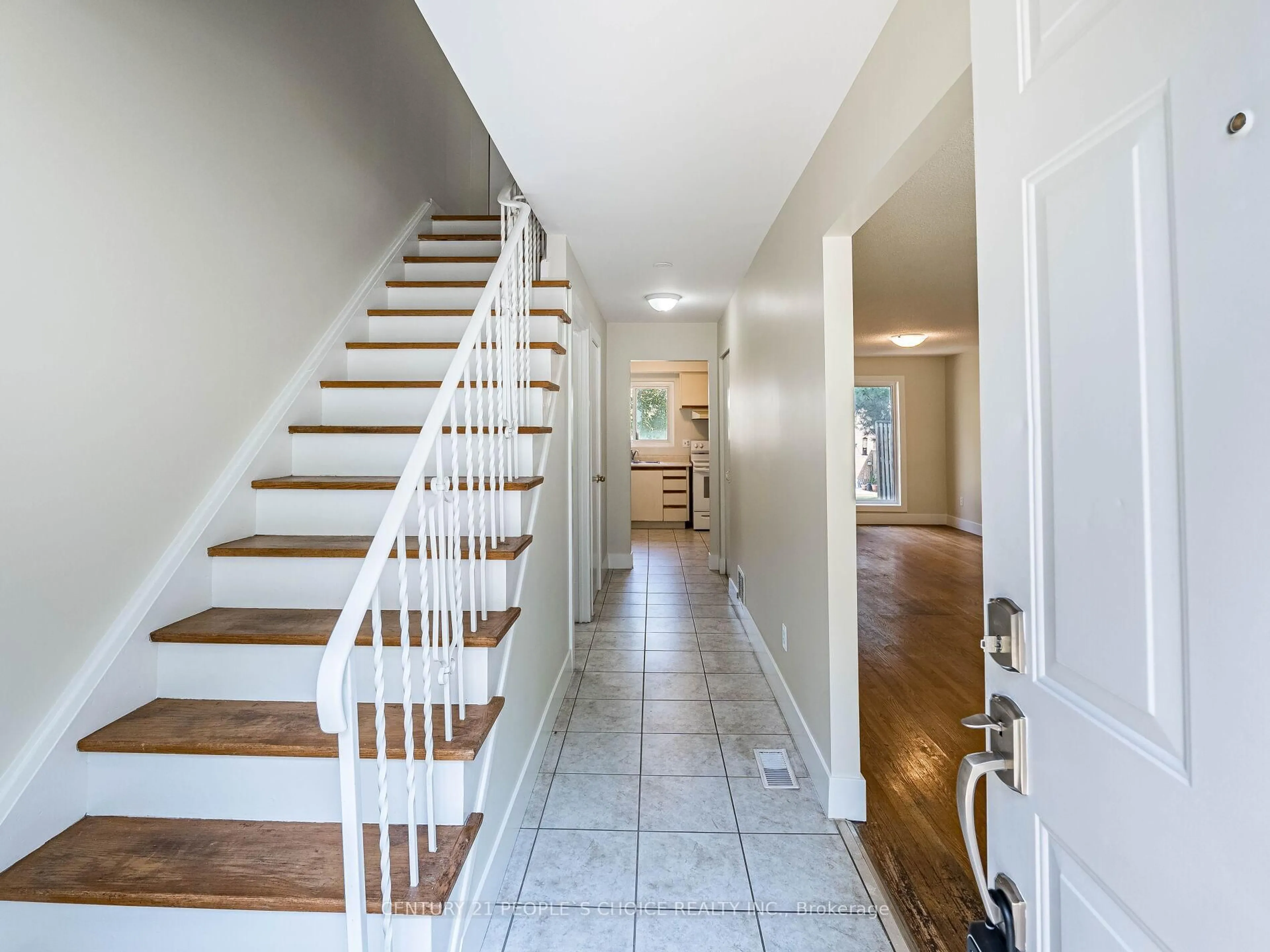 Indoor entryway for 1720 Albion Rd #16, Toronto Ontario M9V 1C1