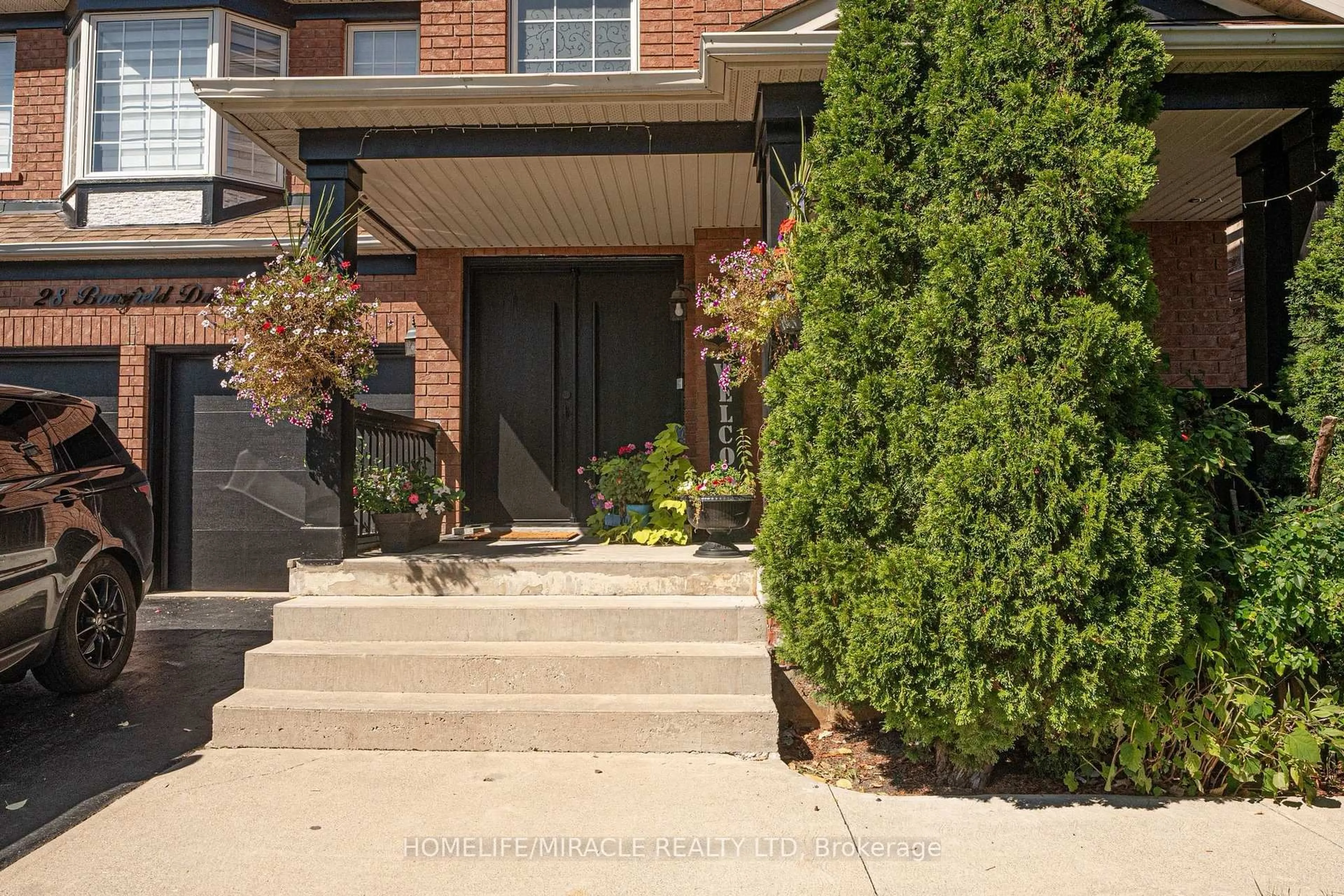 Unknown for 28 Bowsfield Dr, Brampton Ontario L6P 1A6