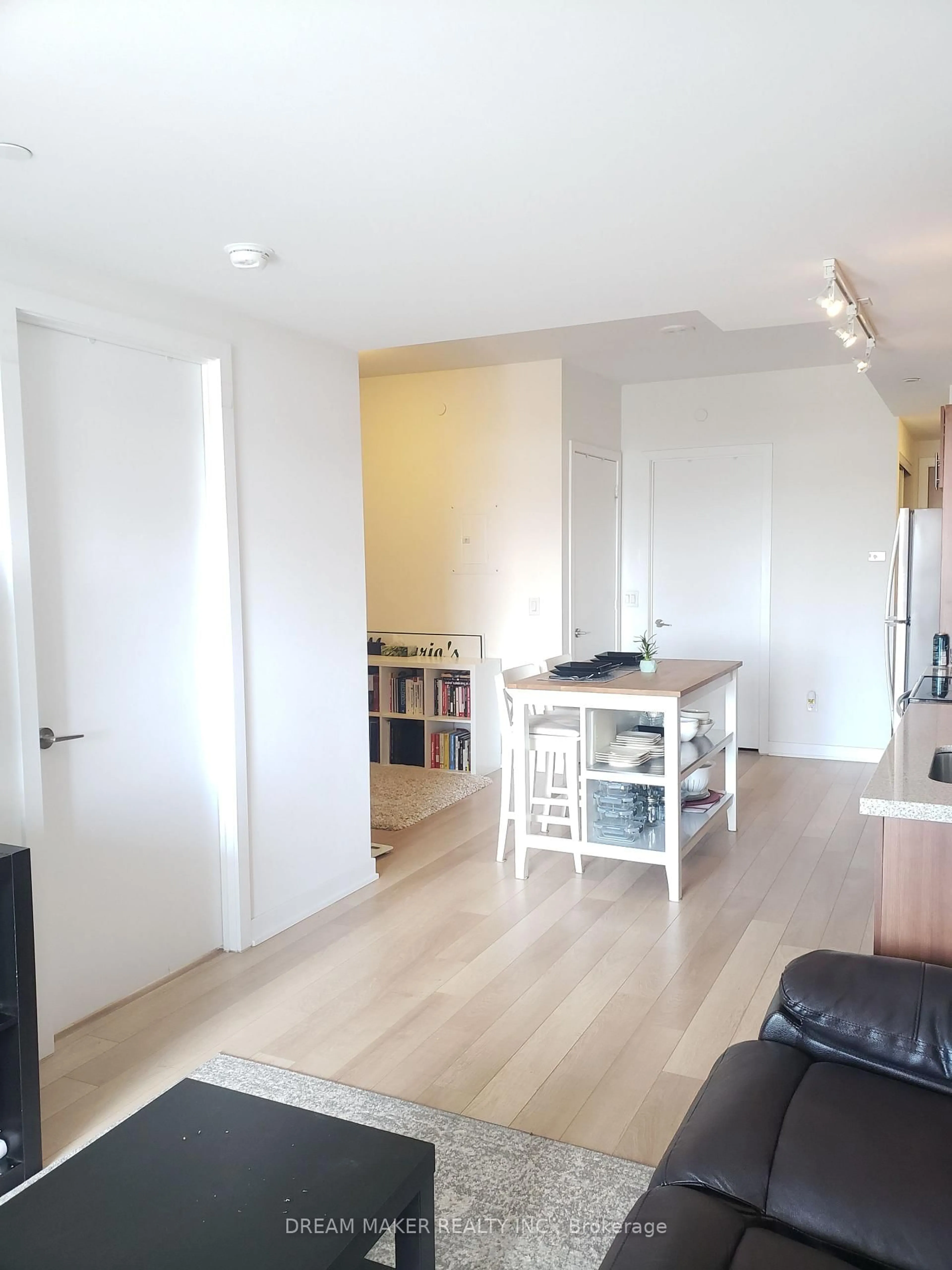 A pic of a room for 16 McAdam Ave, Toronto Ontario M6A 1S5
