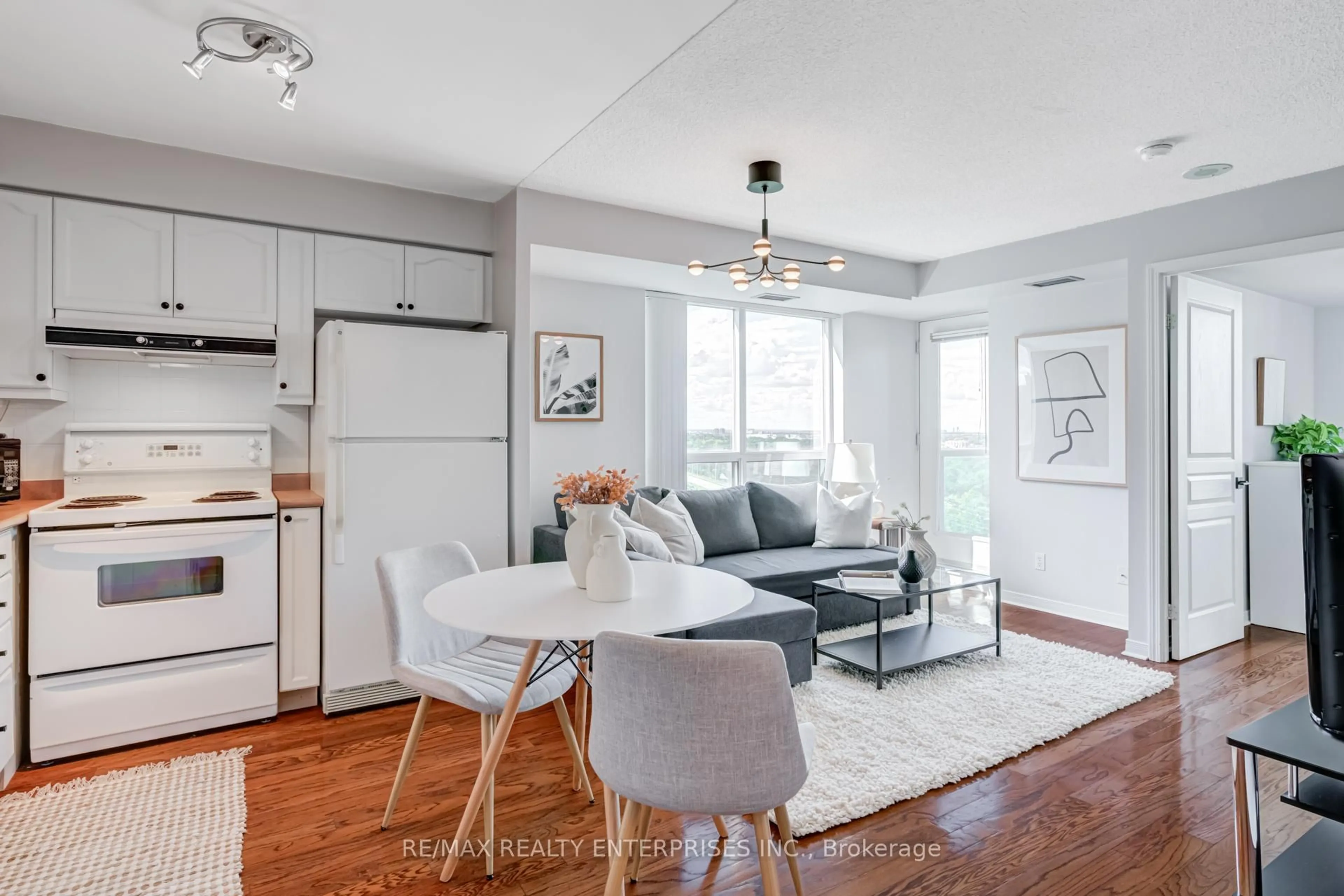 Open concept kitchen, unknown for 2545 Erin Centre Blvd #1511, Mississauga Ontario L5M 6Z9
