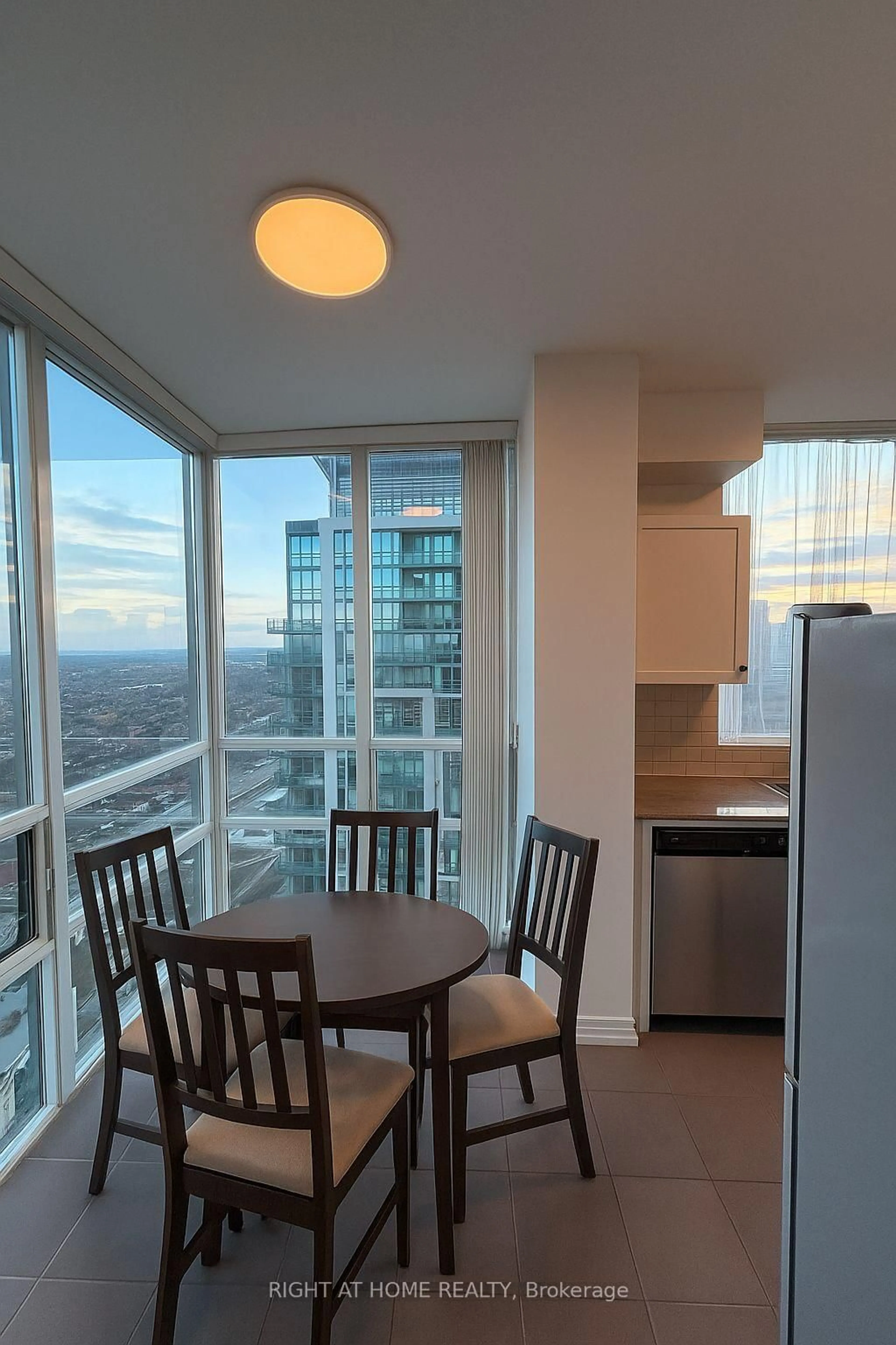 Unknown for 3504 Hurontario St #3503, Mississauga Ontario L5B 0B9