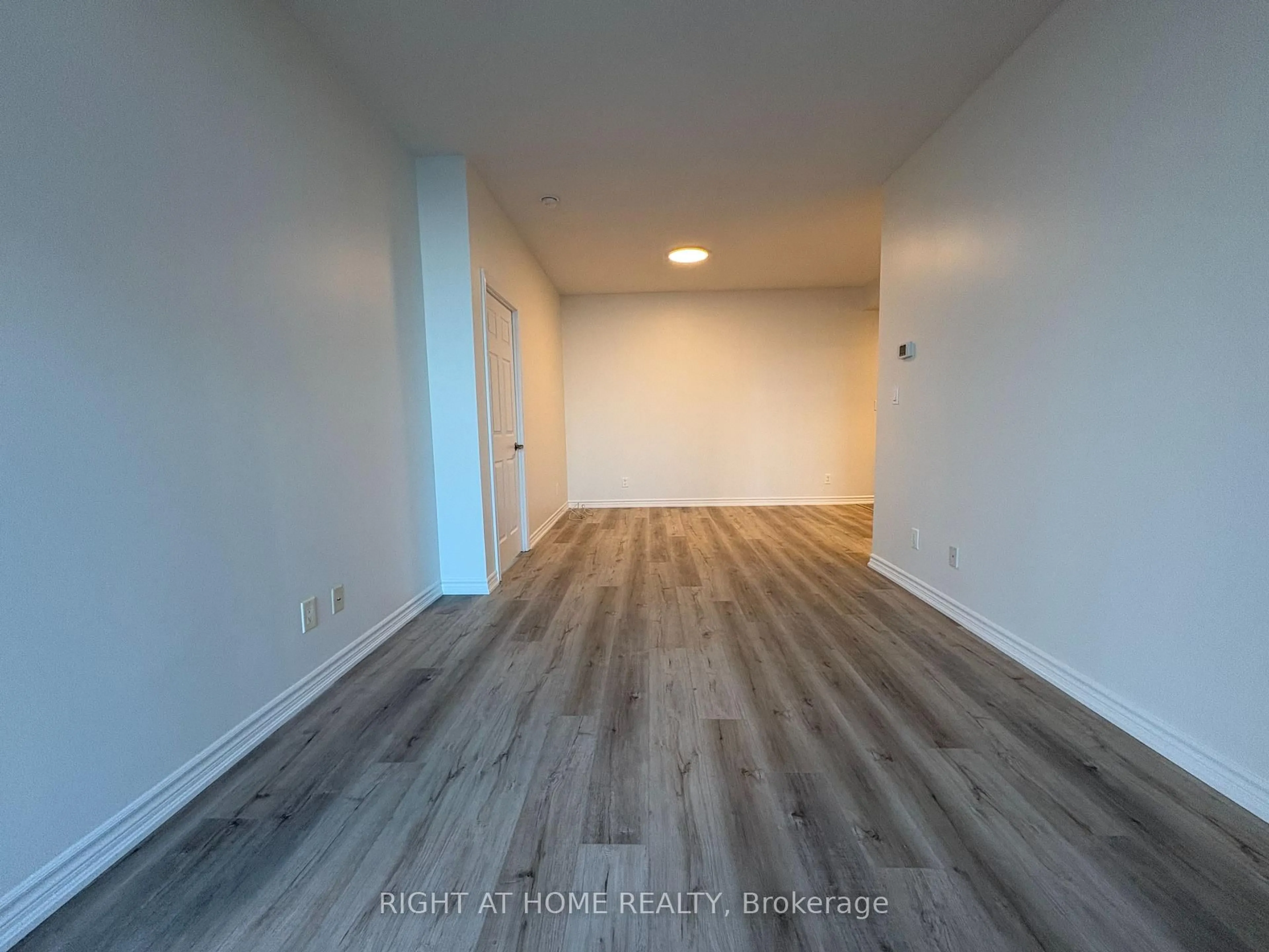 A pic of a room for 3504 Hurontario St #3503, Mississauga Ontario L5B 0B9