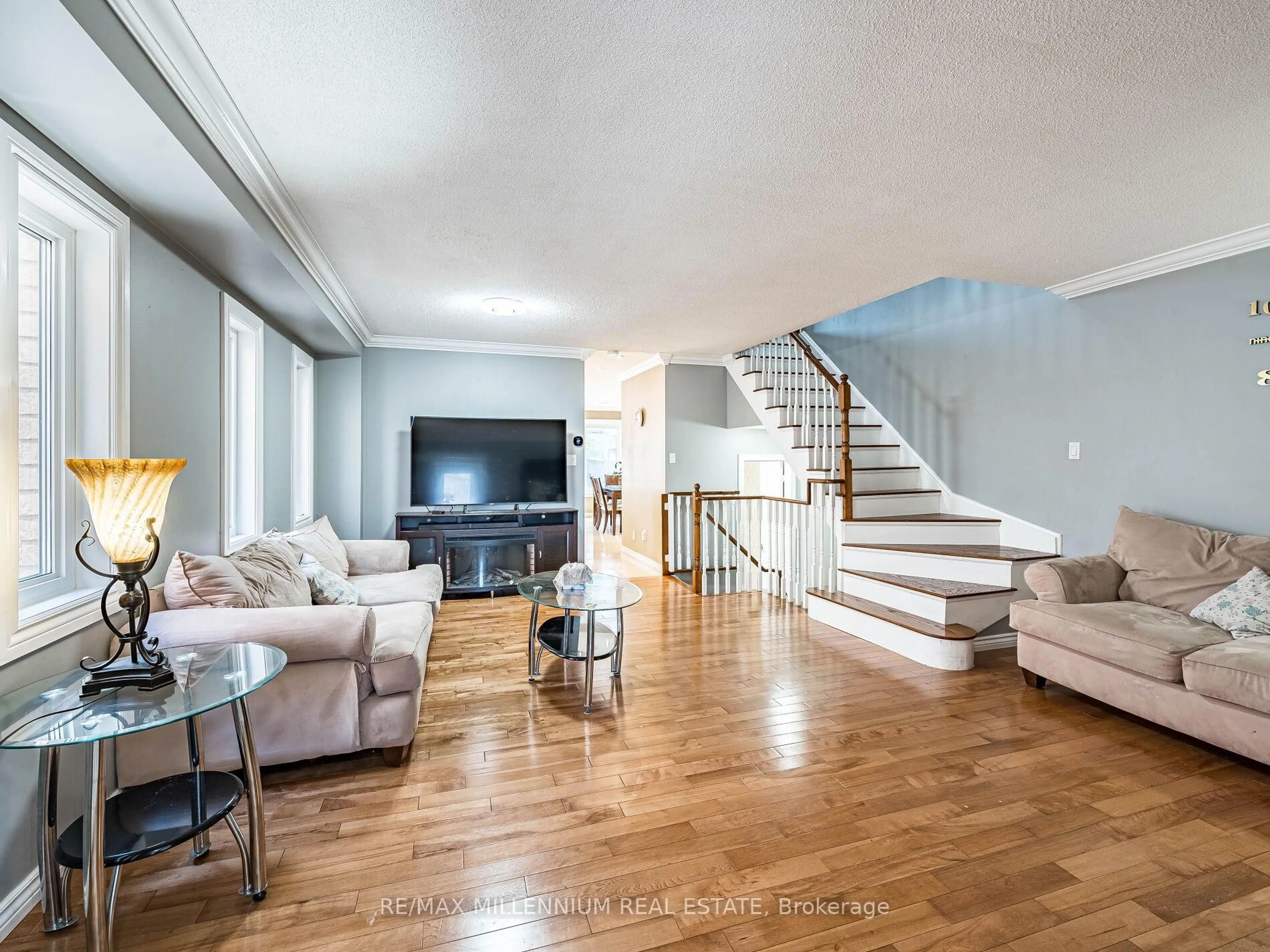 Living room with furniture, unknown for 84 Grapevine Rd, Caledon Ontario L7E 2R3