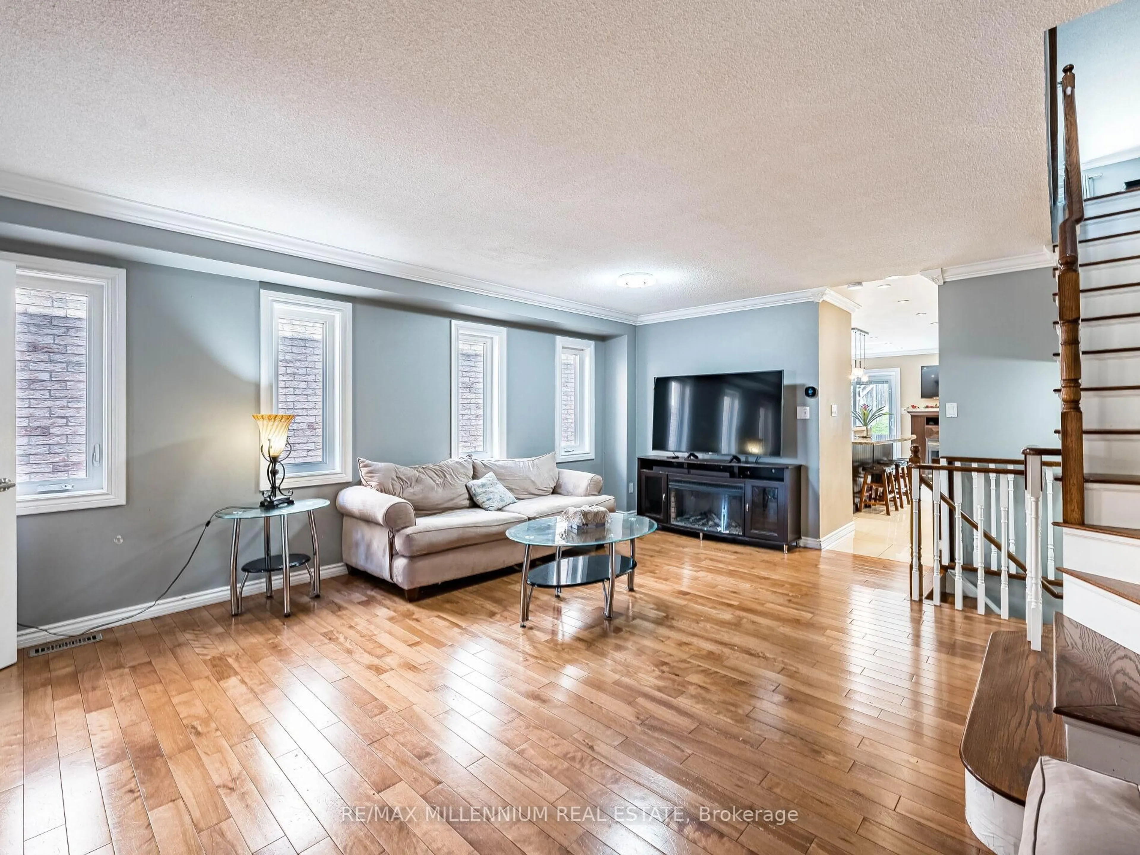 Living room with furniture, unknown for 84 Grapevine Rd, Caledon Ontario L7E 2R3