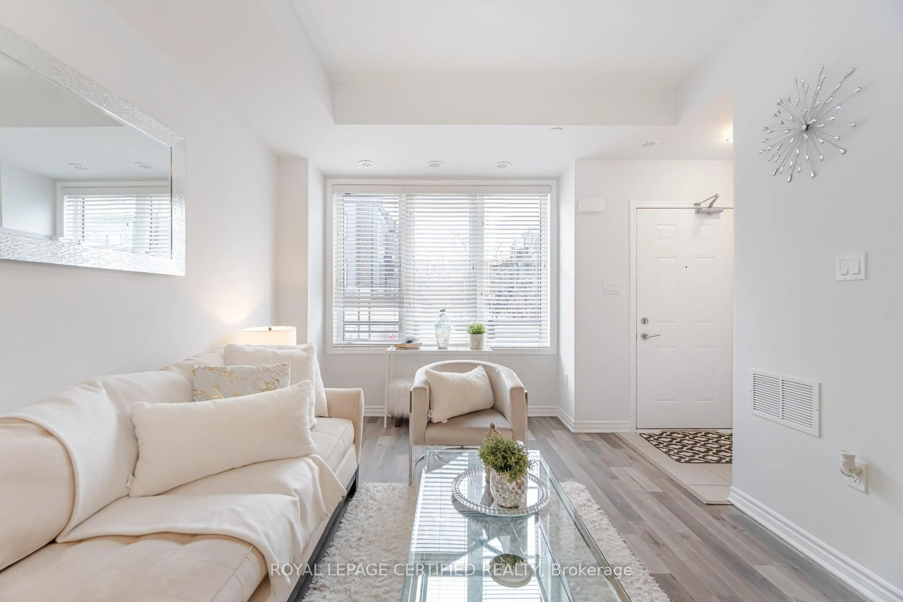Living room with furniture, unknown for 1150 Stroud Lane #4, Mississauga Ontario L5J 0B3