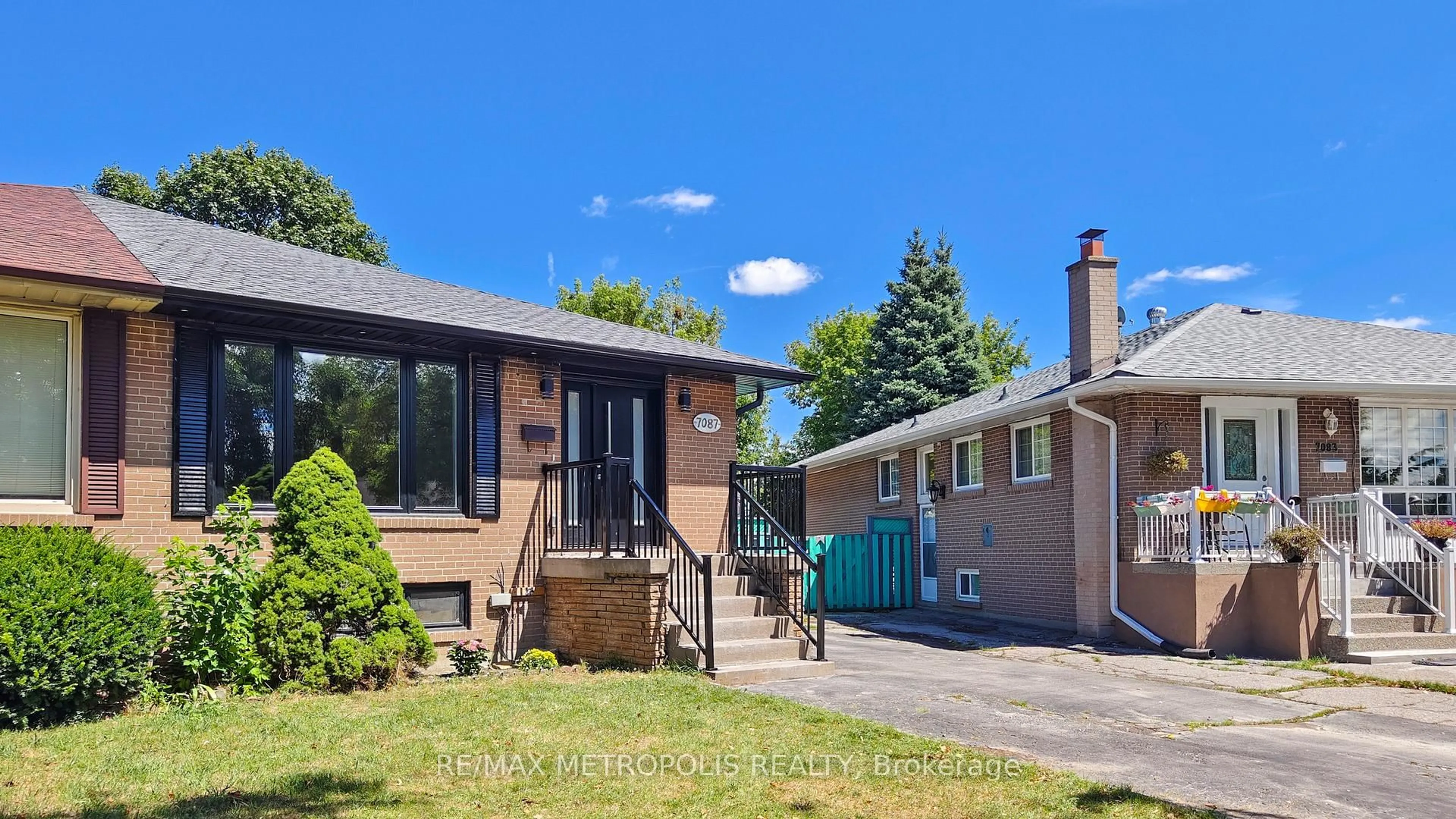 Home with brick exterior material, street for 7087 Landen Crt, Mississauga Ontario L4T 2H9