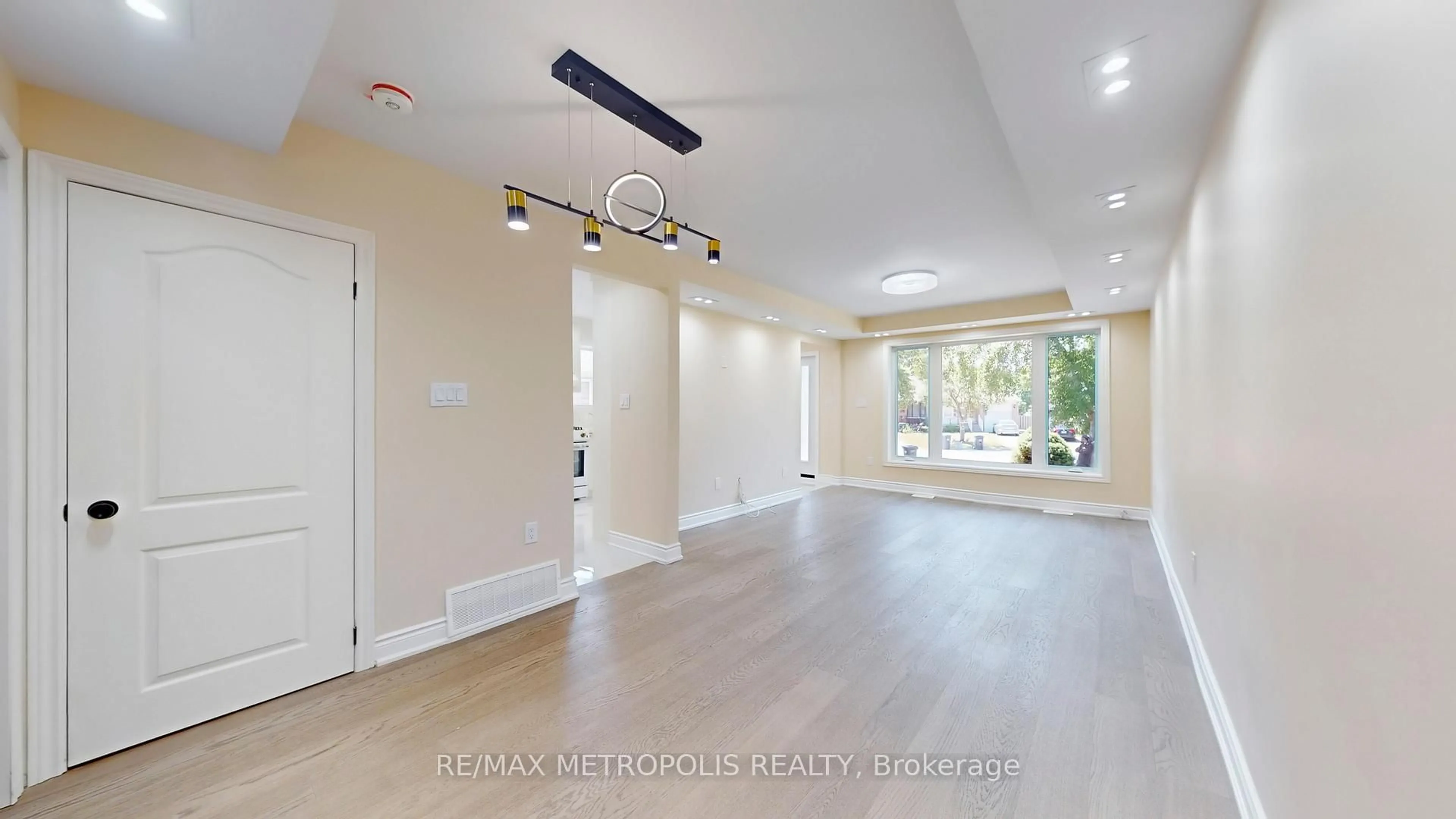 Unknown for 7087 Landen Crt, Mississauga Ontario L4T 2H9