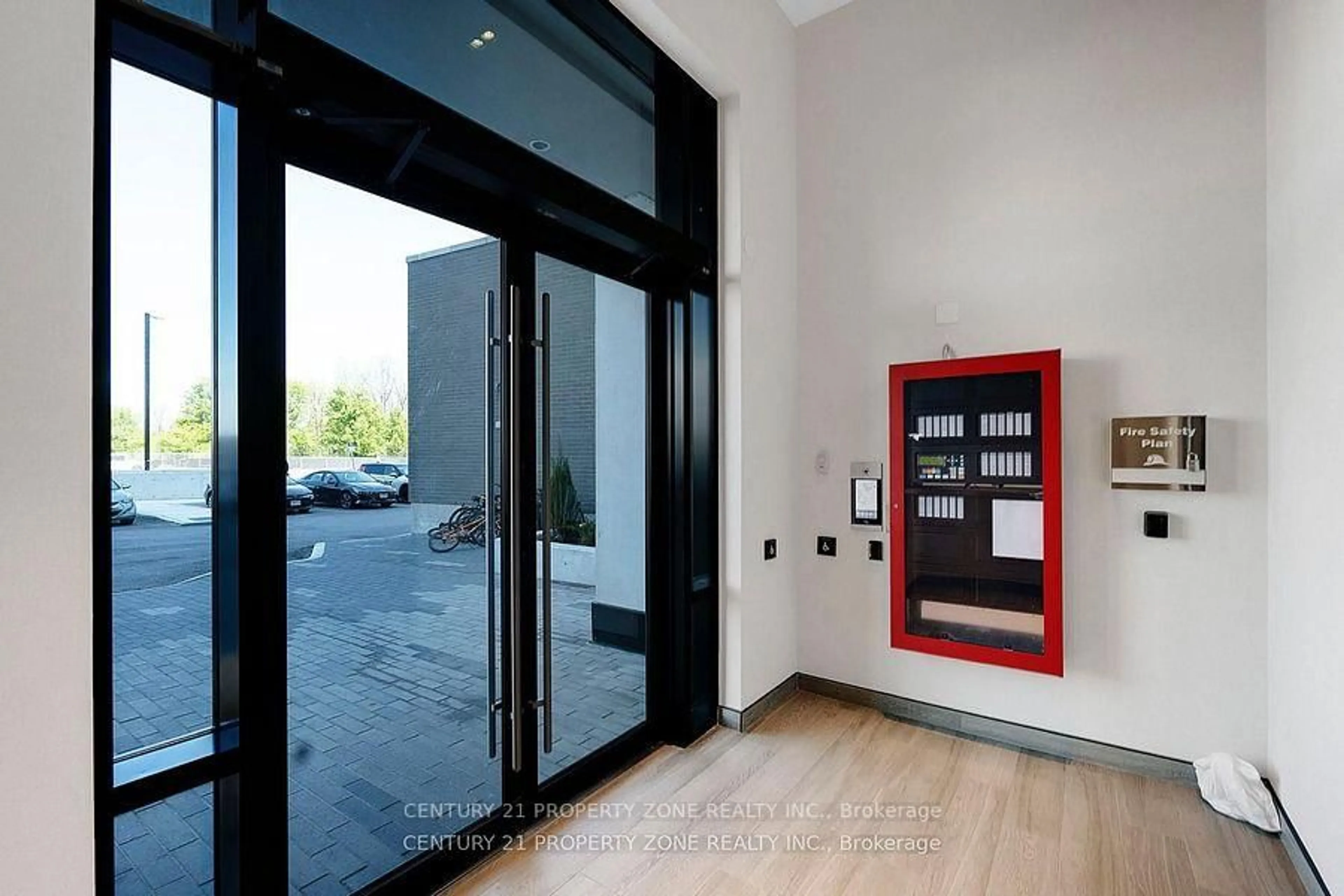Indoor foyer for 8010 Derry Rd #1505, Milton Ontario L9T 9N3
