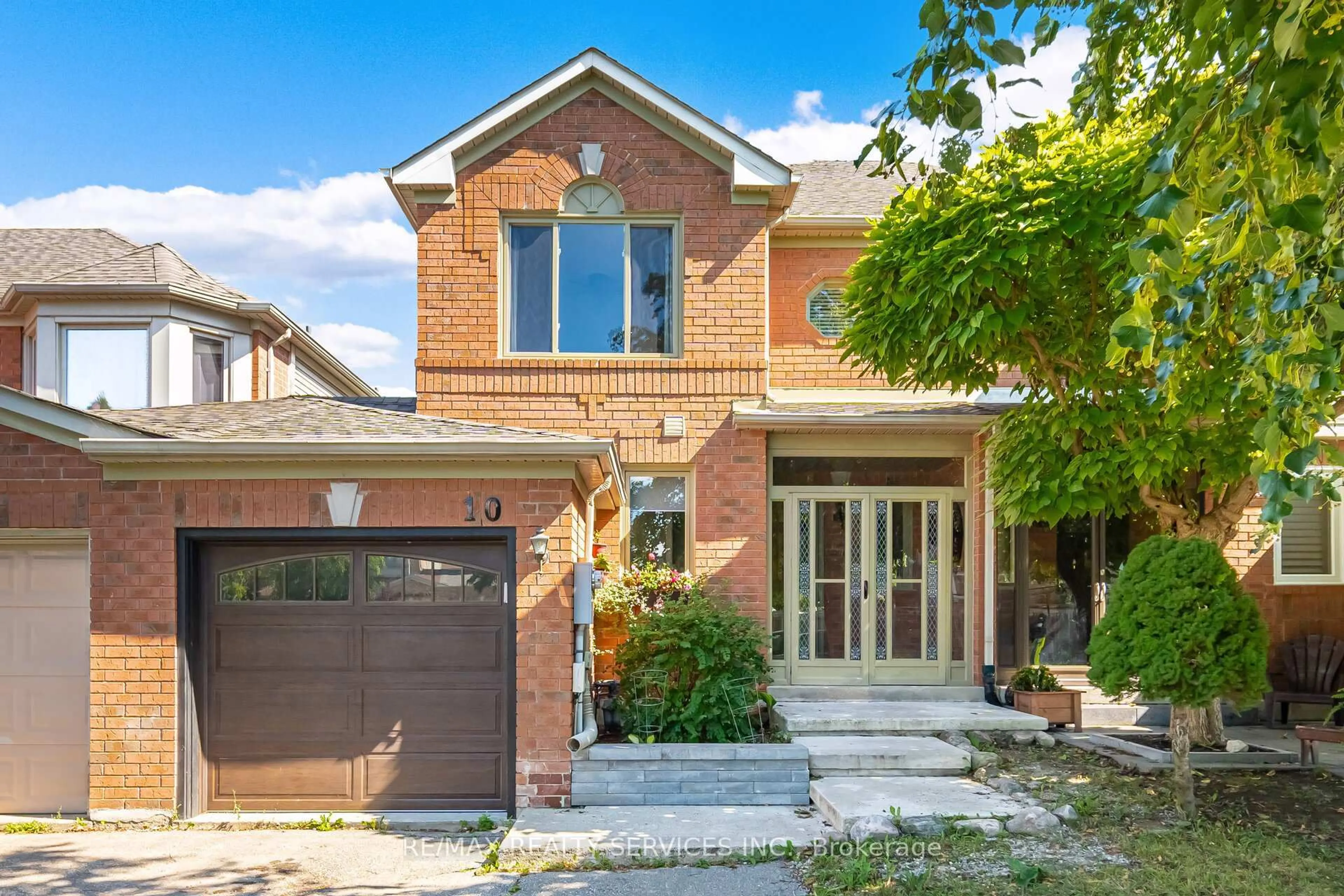 Home with brick exterior material, street for 10 Deer Creek Dr, Brampton Ontario L6Z 4T5