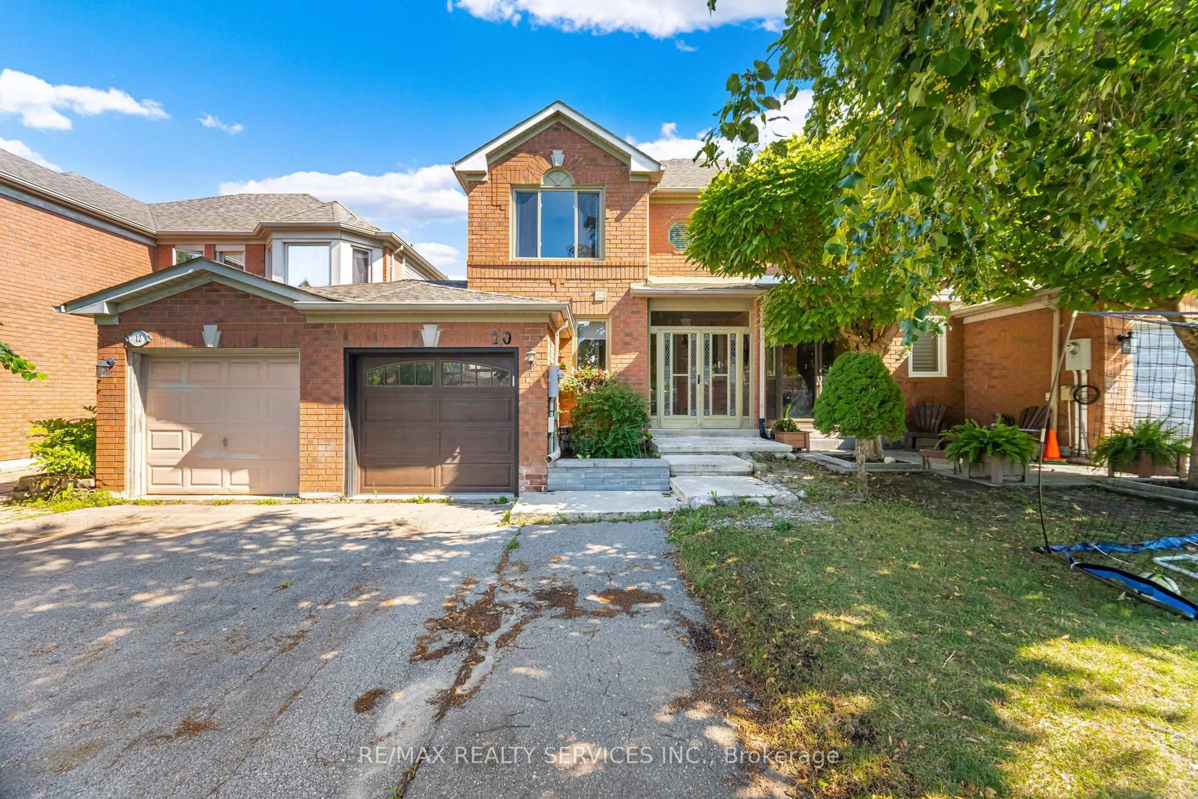 Home with brick exterior material, street for 10 Deer Creek Dr, Brampton Ontario L6Z 4T5