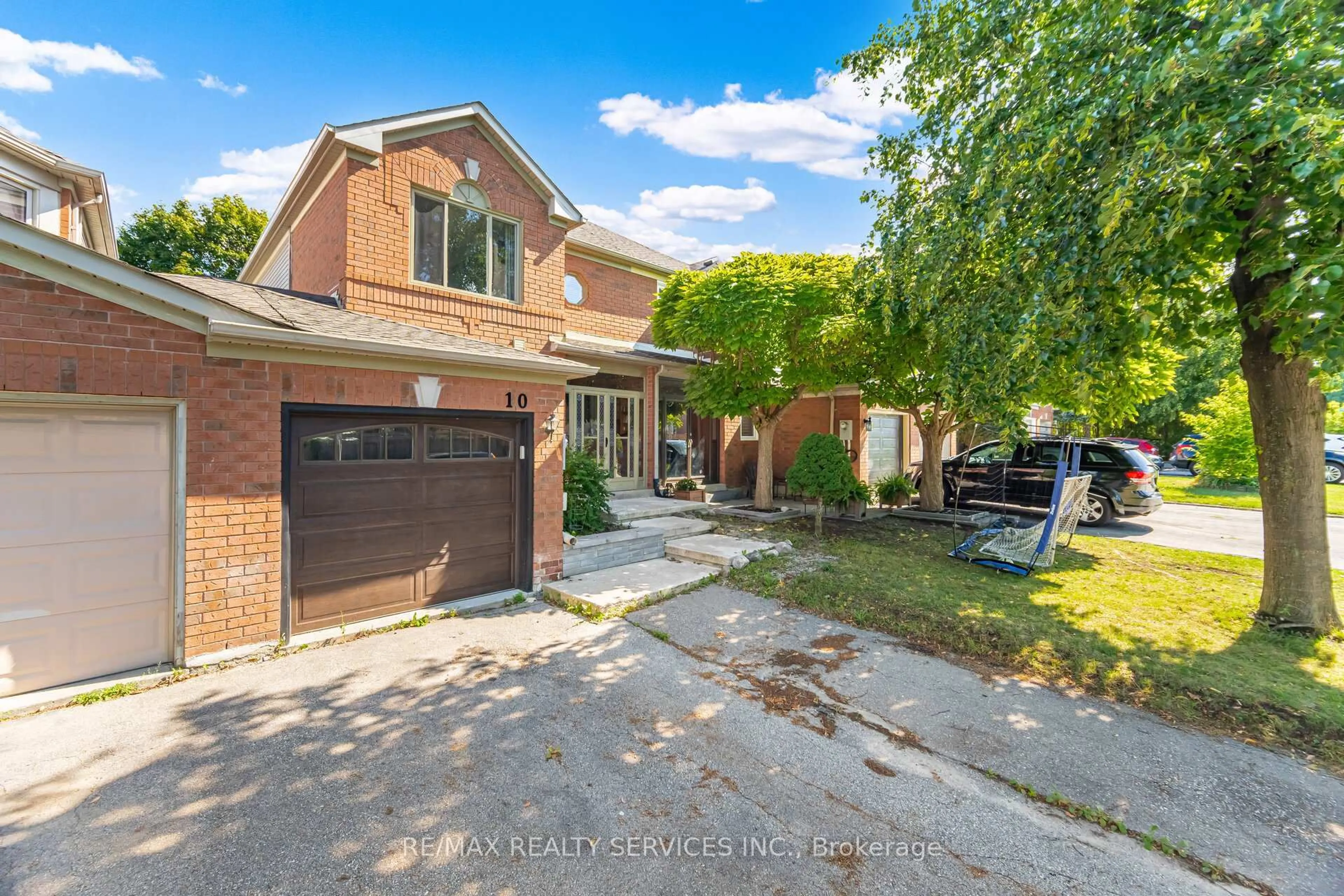 Home with brick exterior material, street for 10 Deer Creek Dr, Brampton Ontario L6Z 4T5