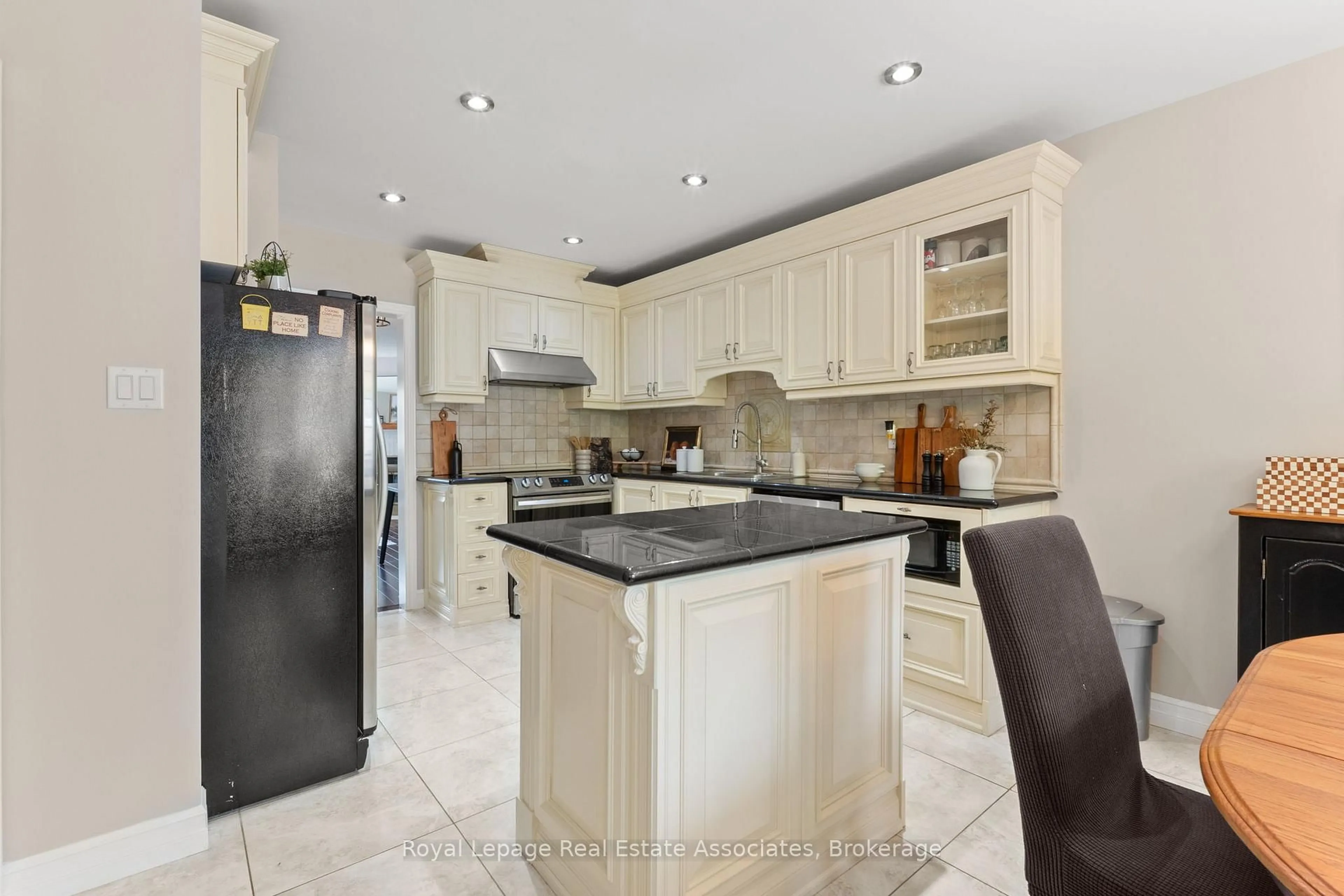 Unknown for 4605 Donegal Dr #7, Mississauga Ontario L5M 4X7