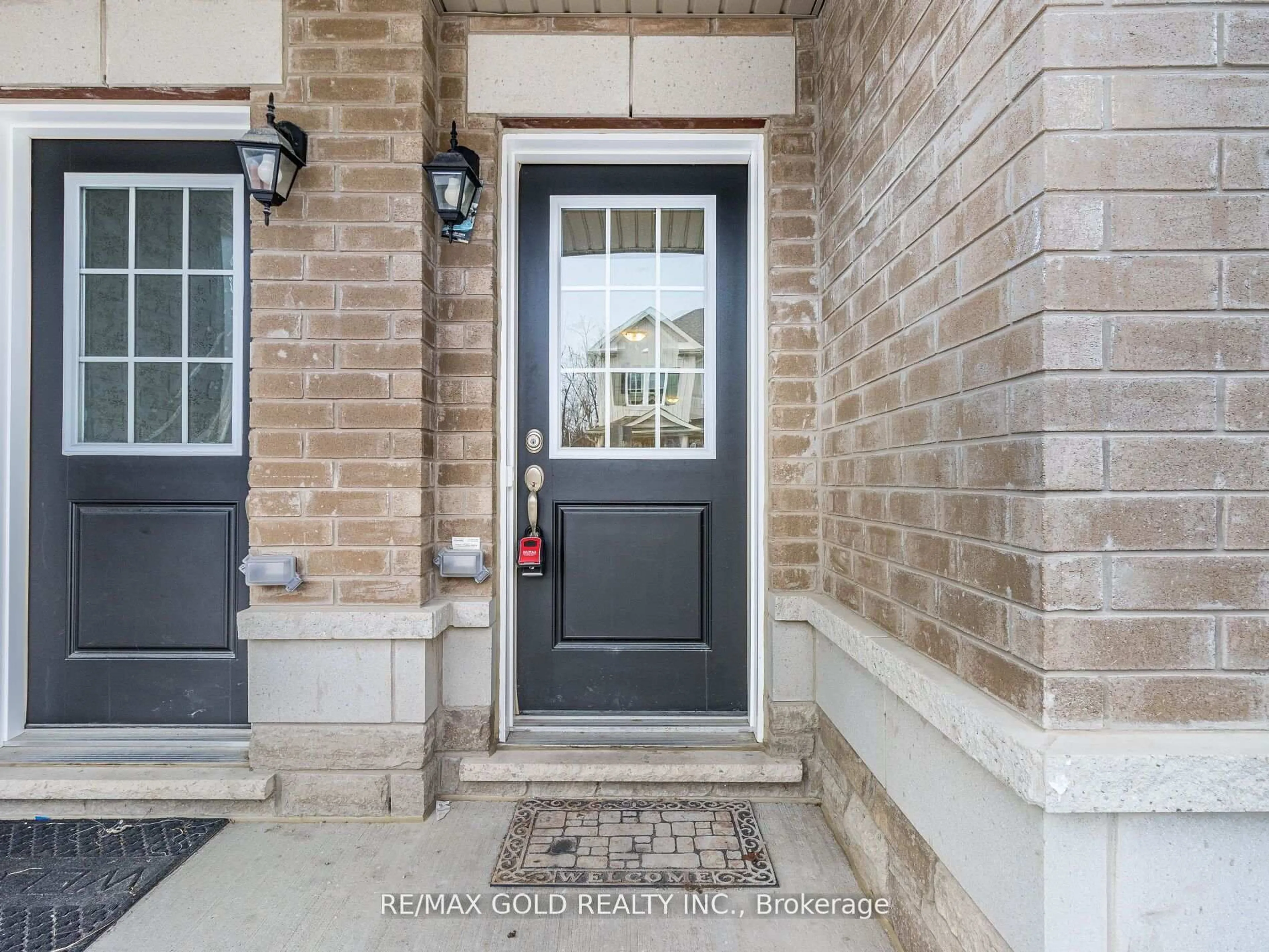 Indoor entryway for 23 Brixham Lane, Brampton Ontario L7A 5K2