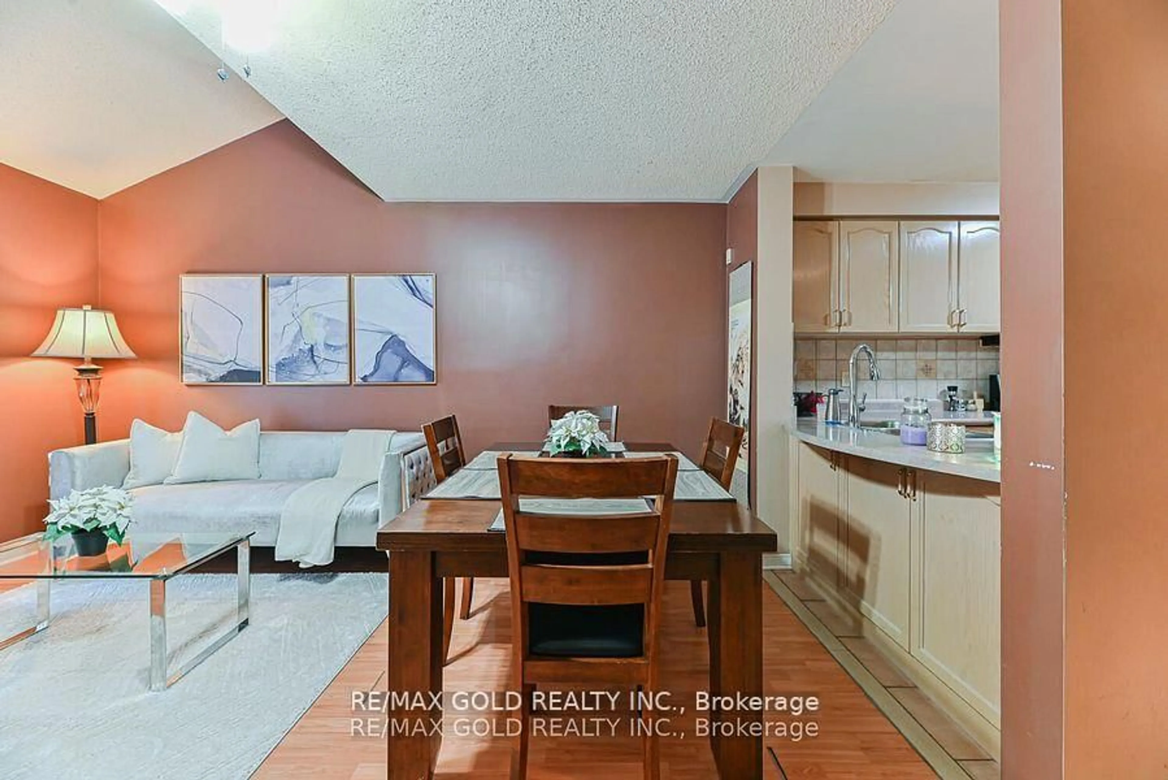Open concept kitchen, unknown for 43 Giraffe Ave, Brampton Ontario L6R 1Y9