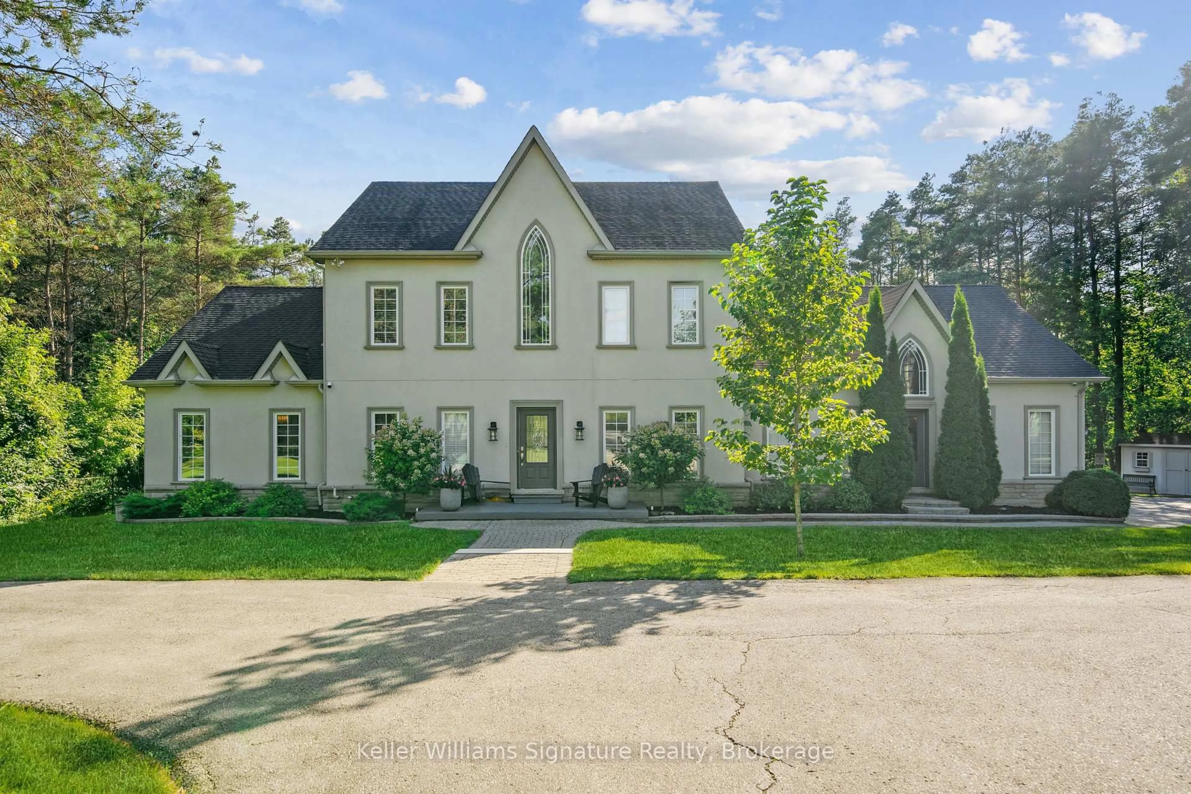 A pic from outside/outdoor area/front of a property/back of a property/a pic from drone, street for 15896 Mount Pleasant Rd, Caledon Ontario L7E 3M5
