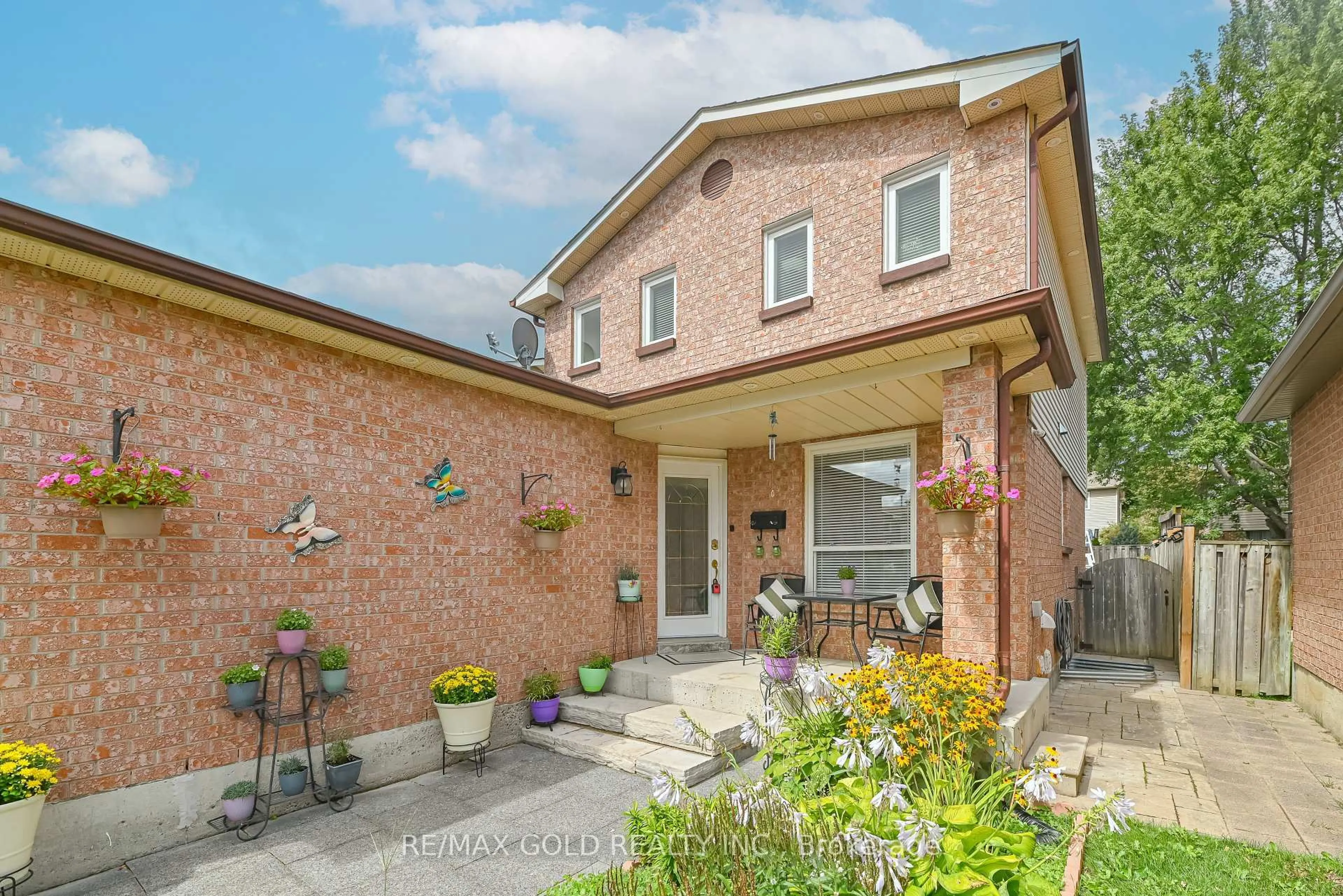 Home with brick exterior material, street for 31 Cassander Cres, Brampton Ontario L6Z 1Z5