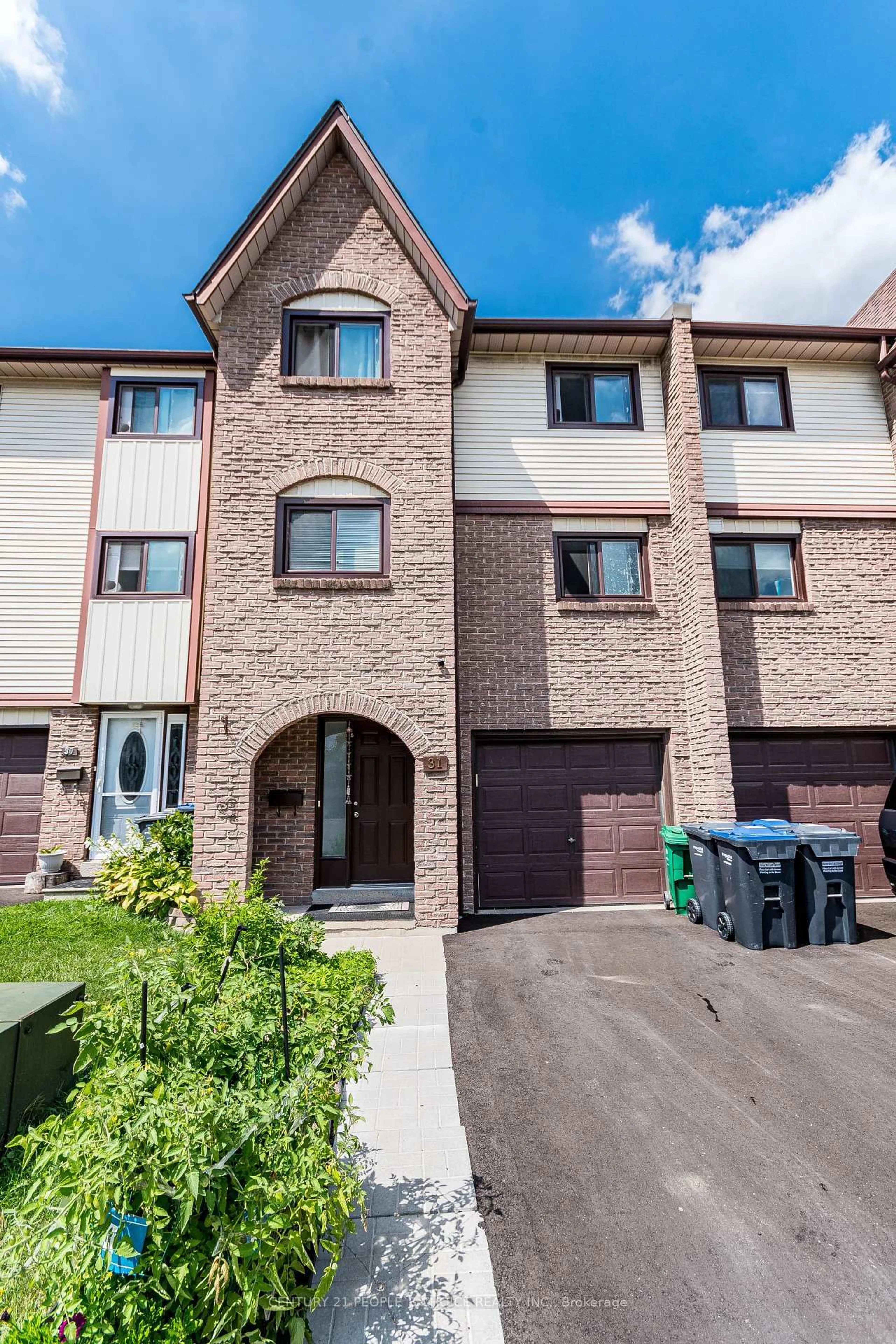 Unknown for 31 Mccallum Crt #31, Brampton Ontario L6W 3M4