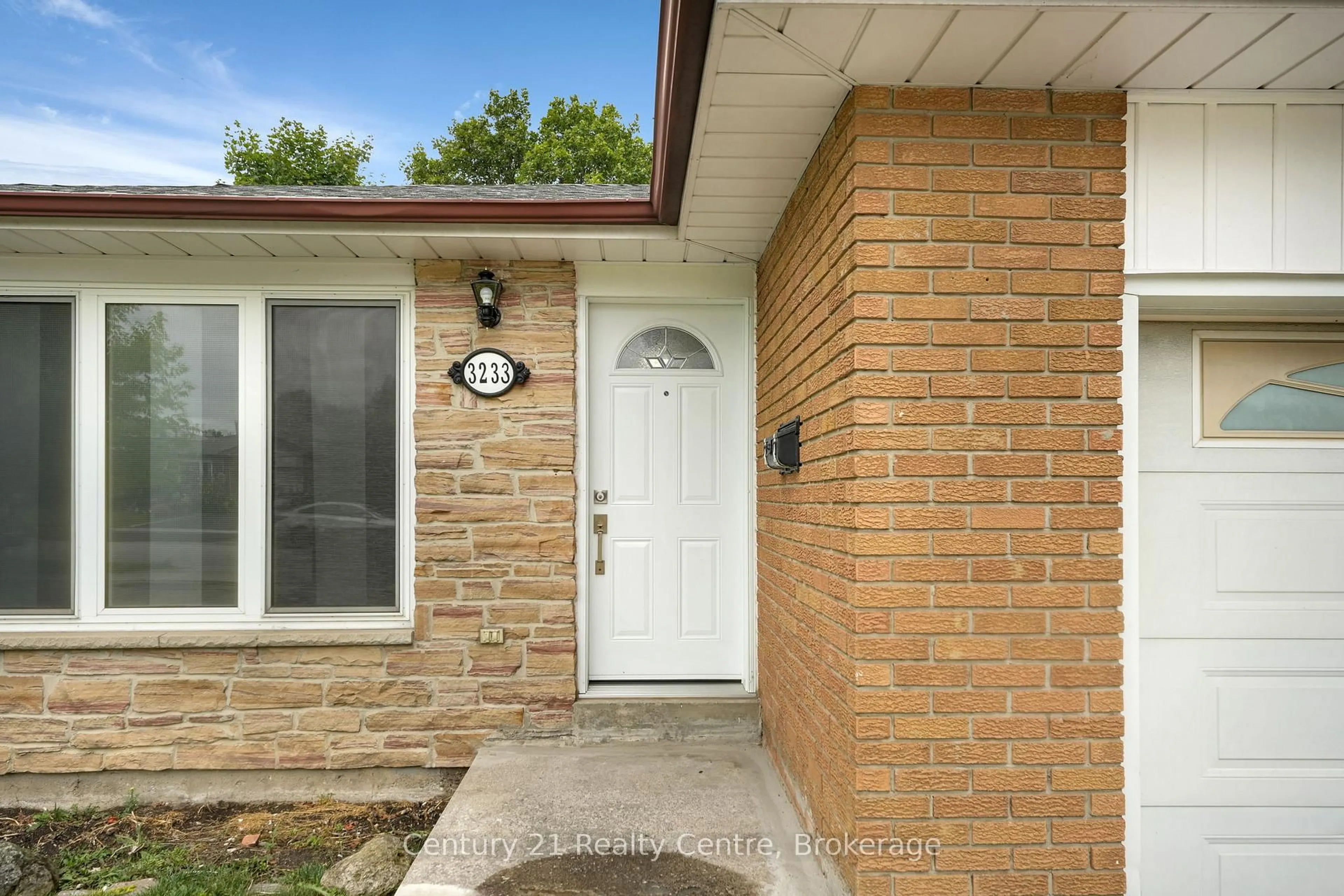 Home with brick exterior material, street for 3233 Monica Dr, Mississauga Ontario L4T 3E6
