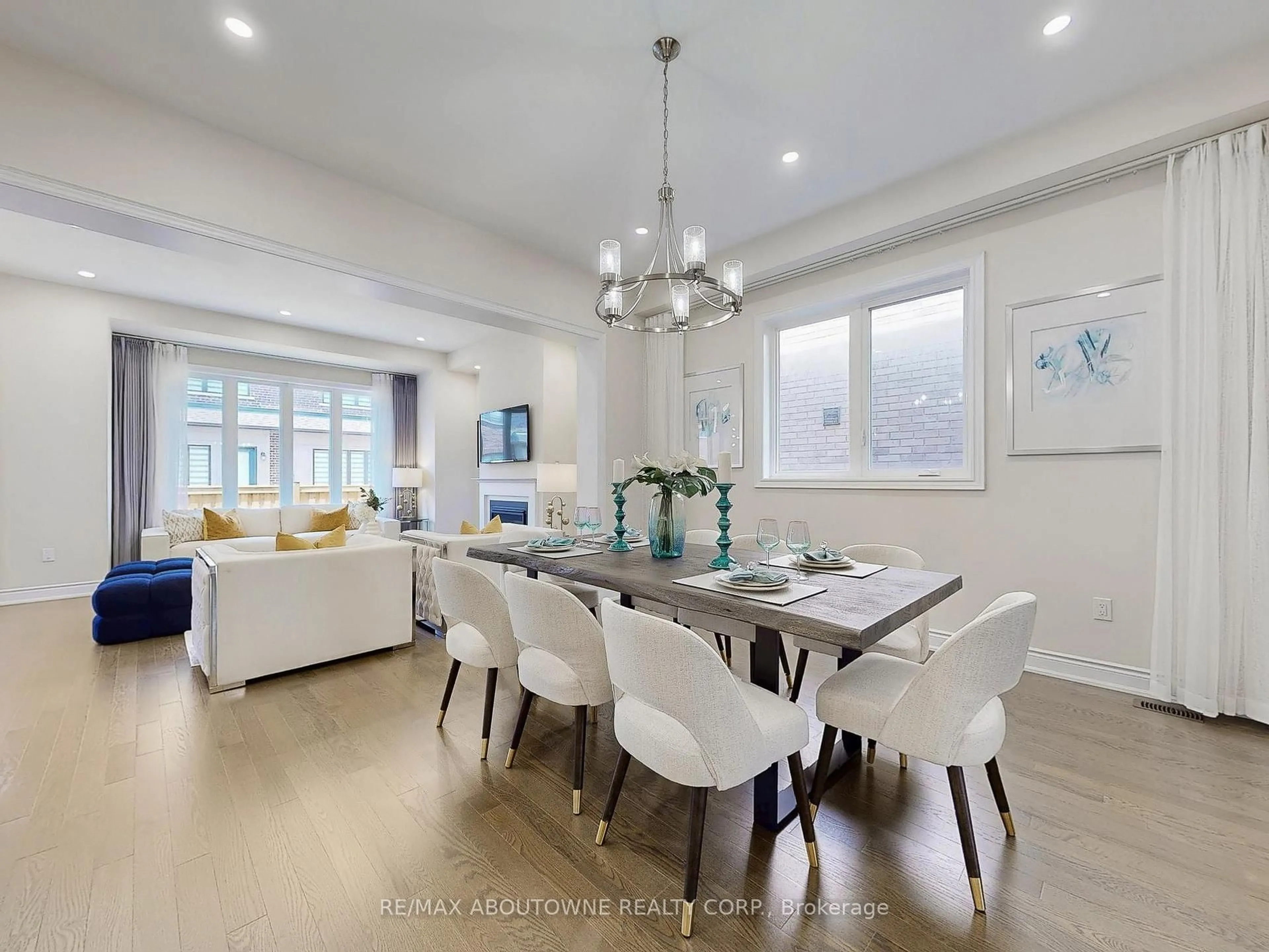 Dining room, unknown for 91 Hallaran Rd, Oakville Ontario L6H 0Z9