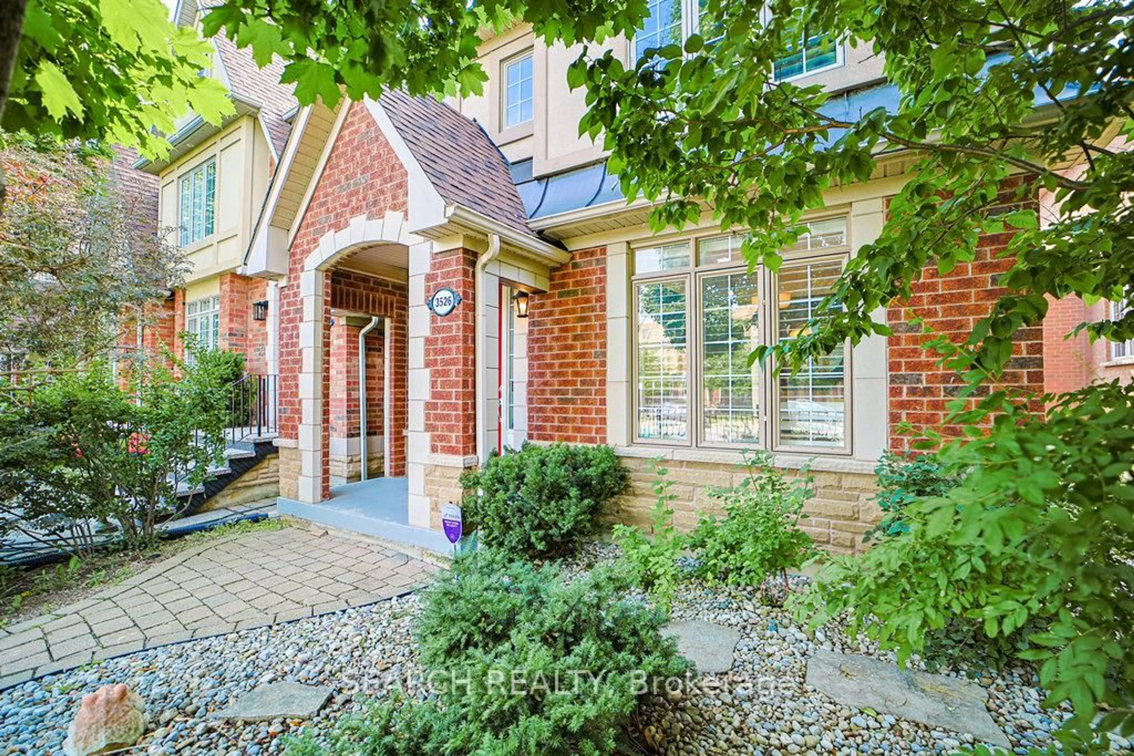Home with brick exterior material, street for 3526 Eglinton Ave, Mississauga Ontario L5M 7P4