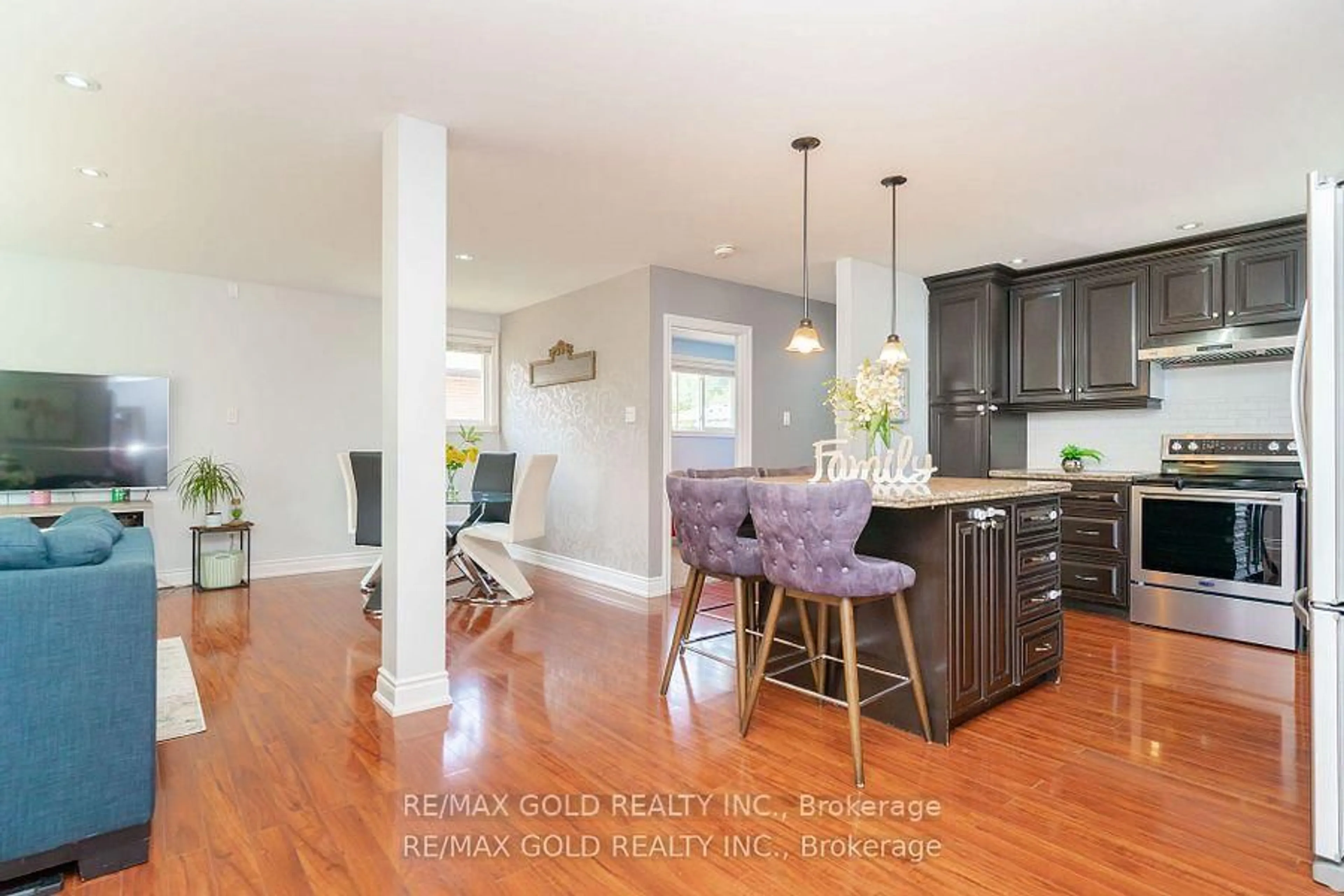 Open concept kitchen, unknown for 10 Brookdale Cres, Brampton Ontario L6T 1M7