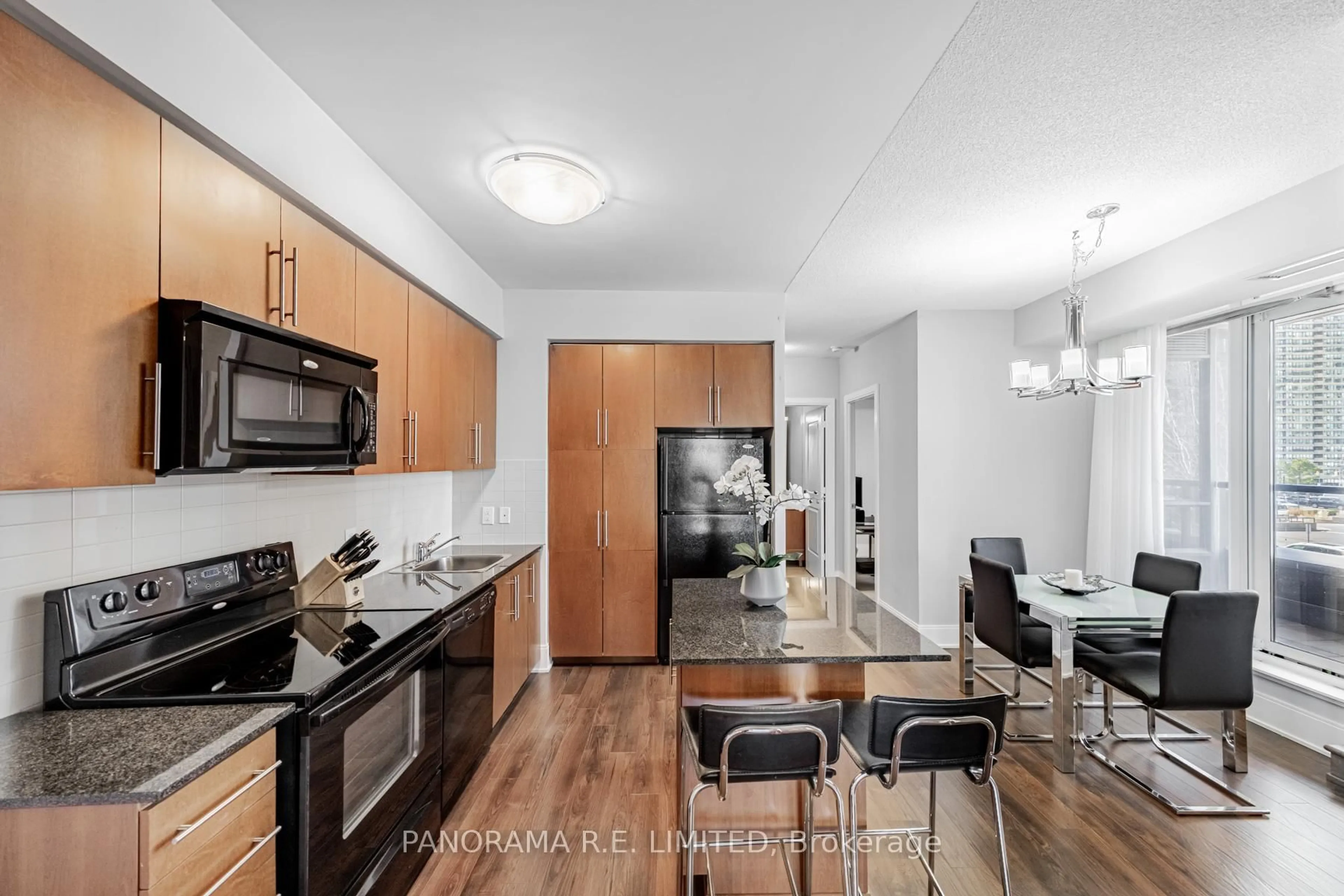 Unknown for 330 Burnhamthorpe Rd #203, Mississauga Ontario L5B 0E1