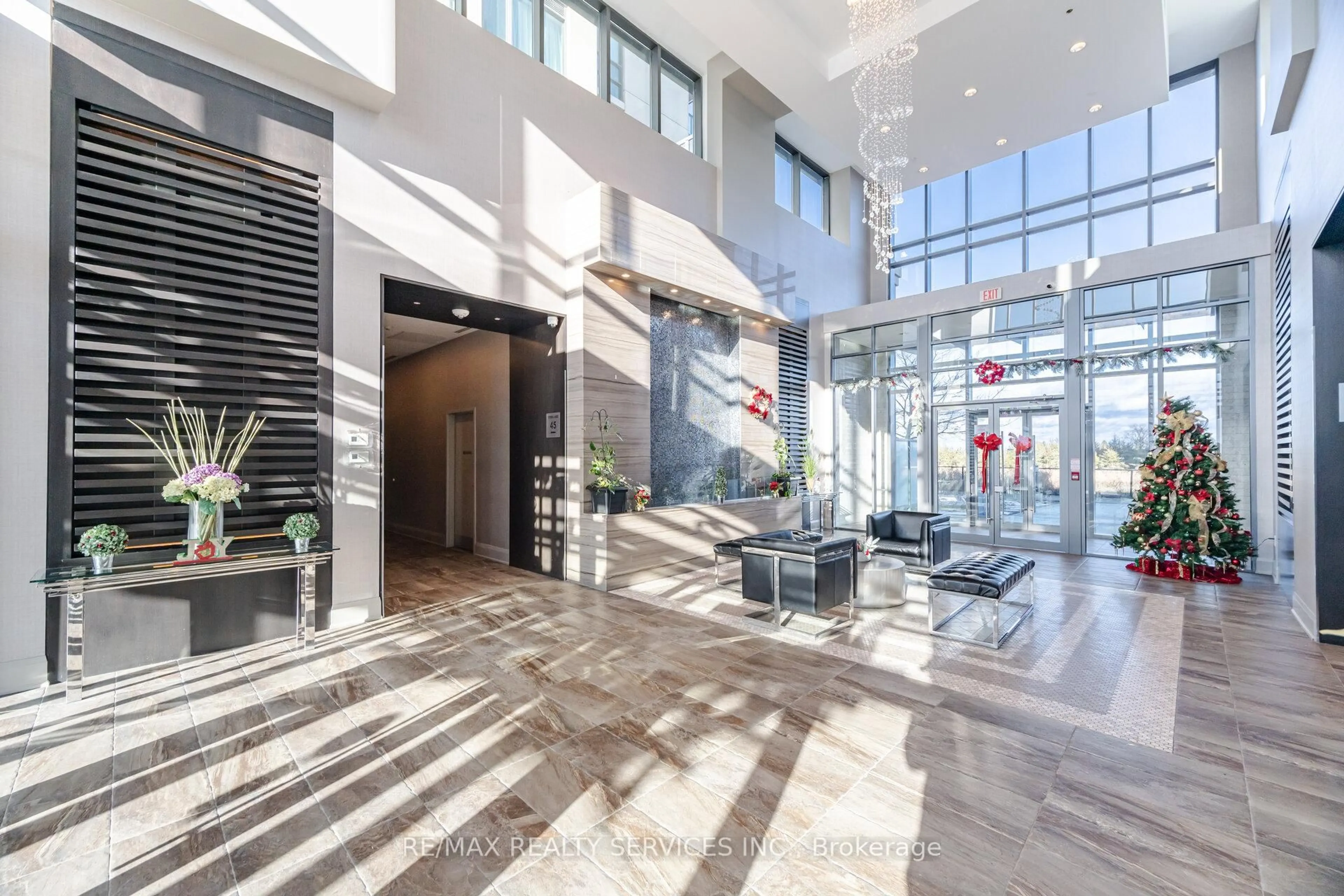 Indoor foyer for 45 Yorkland Blvd #508, Brampton Ontario L6P 4B4