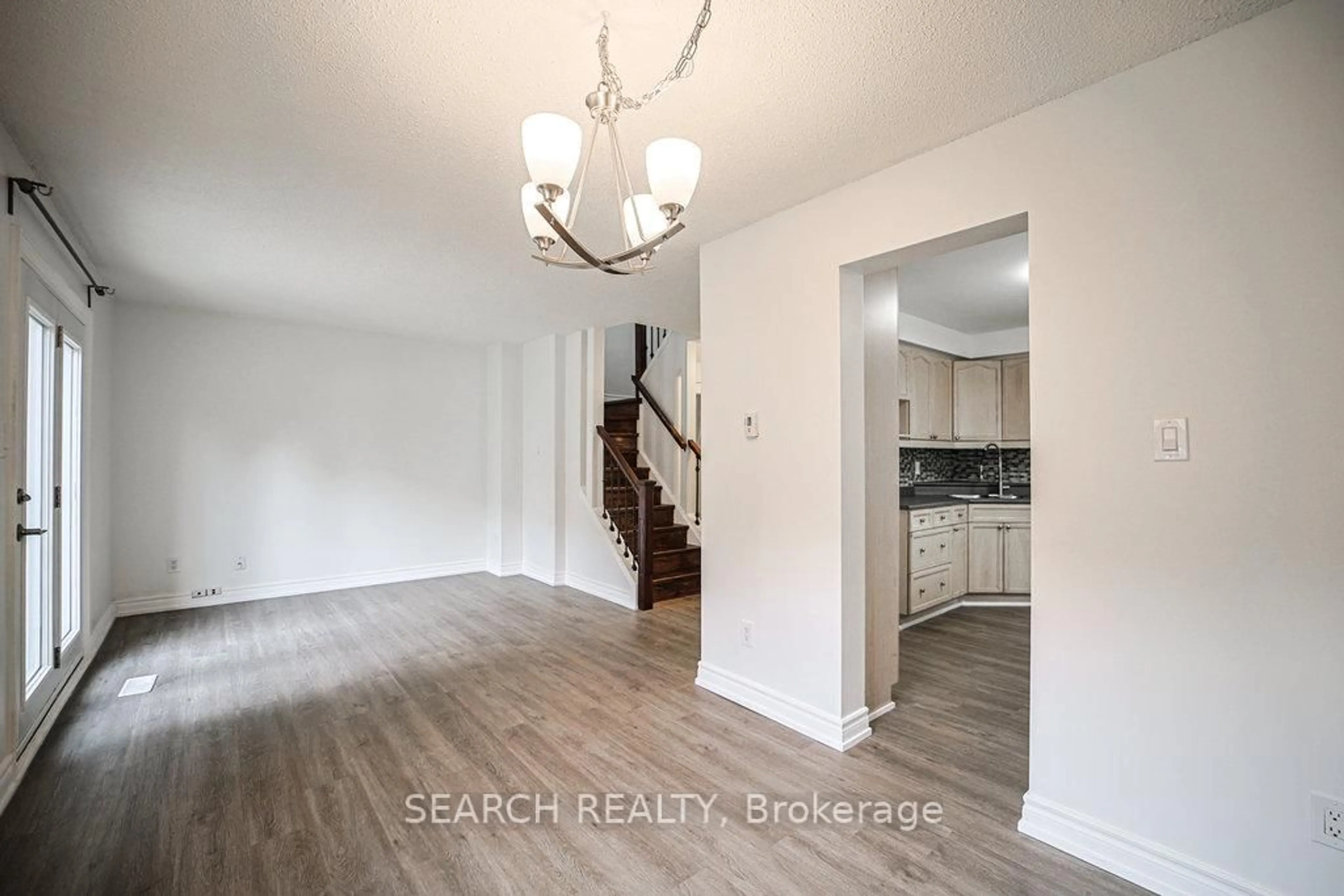 Unknown for 38 Roehampton Cres, Brampton Ontario L6Y 2R4