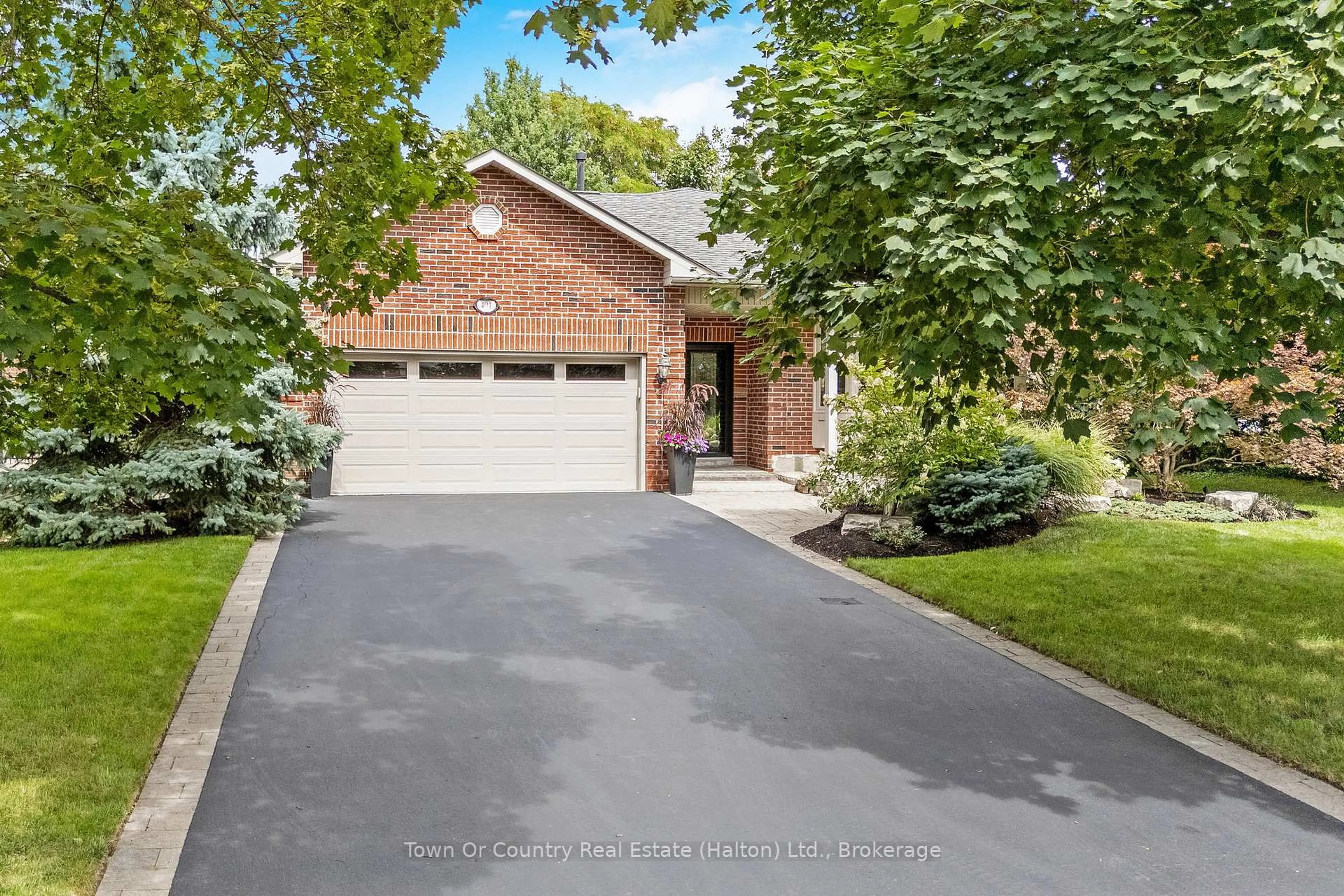 Home with brick exterior material, street for 491 White Dr, Milton Ontario L9T 4G3