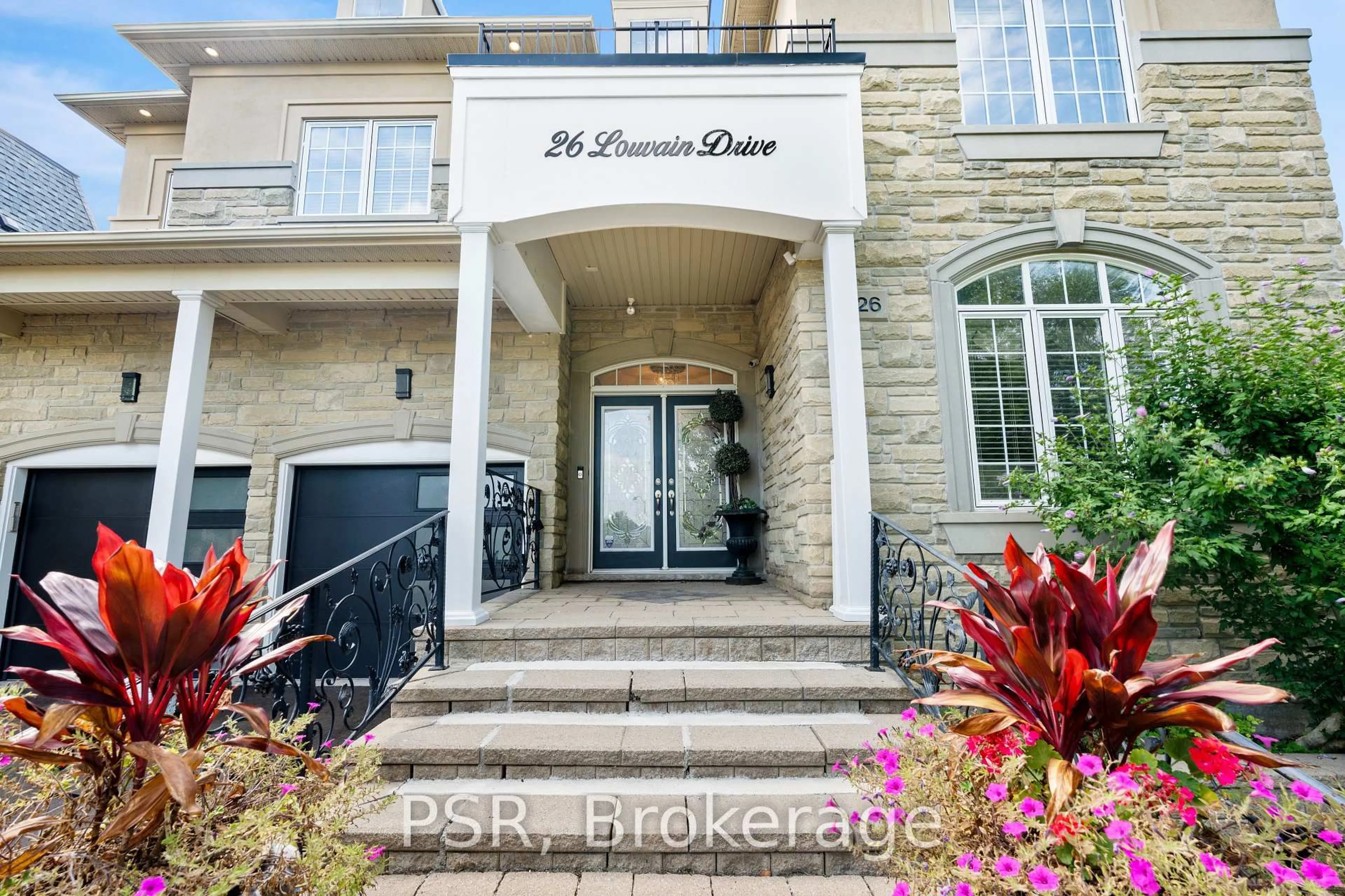 Indoor entryway for 26 Louvain Dr, Brampton Ontario L6P 1W6