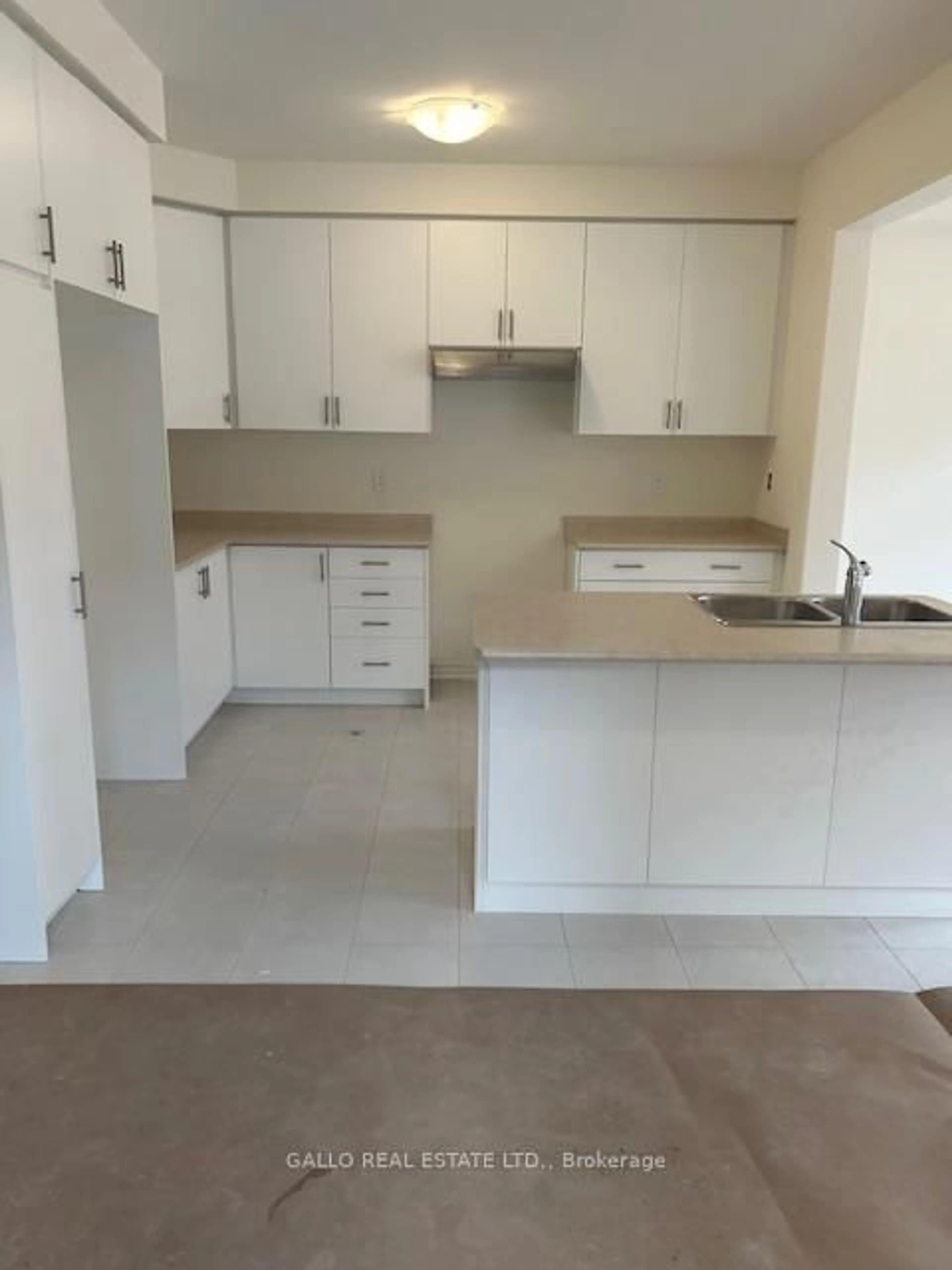 Standard kitchen, unknown for 3169 Crystal Dr #28R, Oakville Ontario L6M 0W8