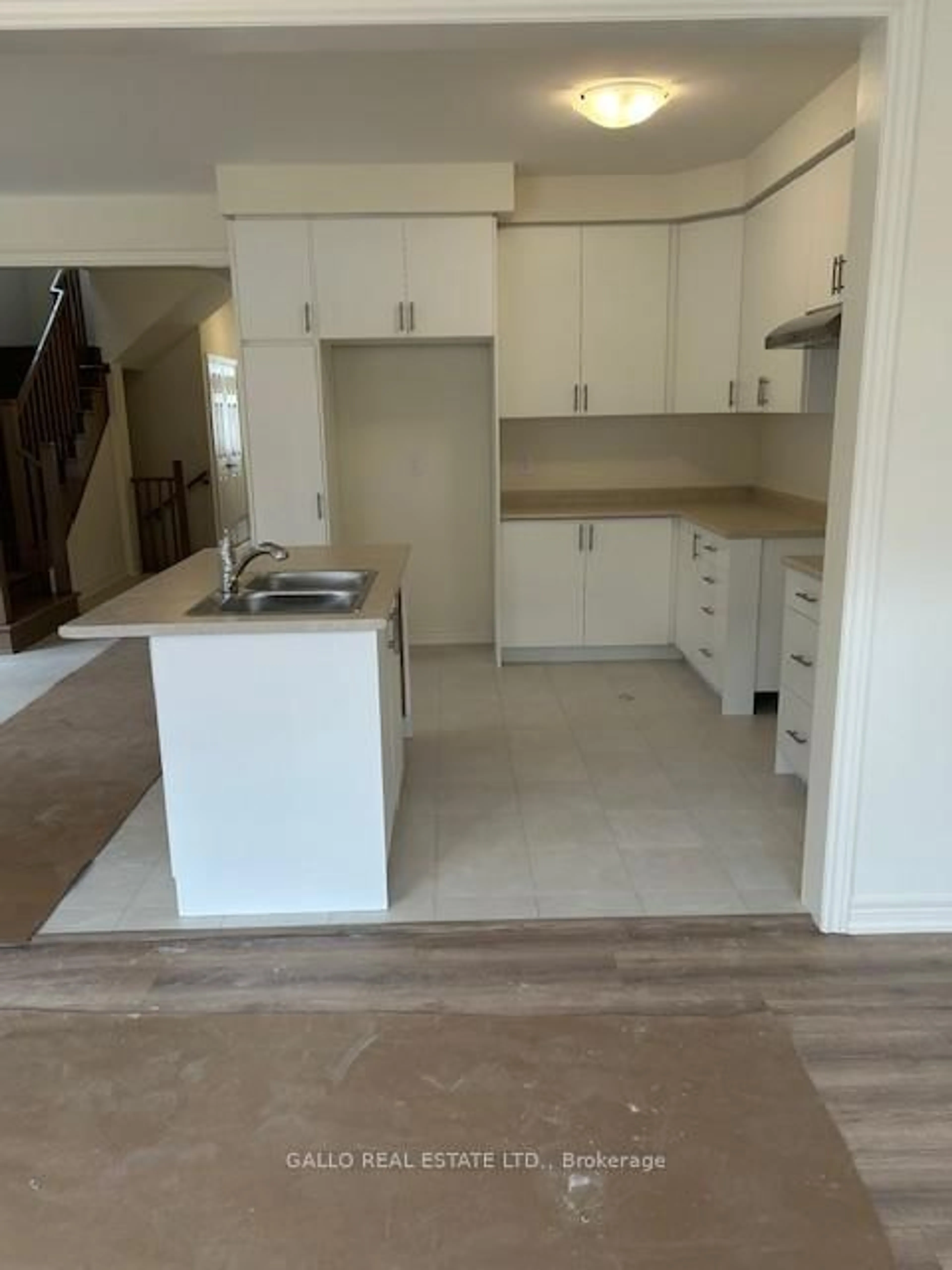 Open concept kitchen, unknown for 3169 Crystal Dr #28R, Oakville Ontario L6M 0W8