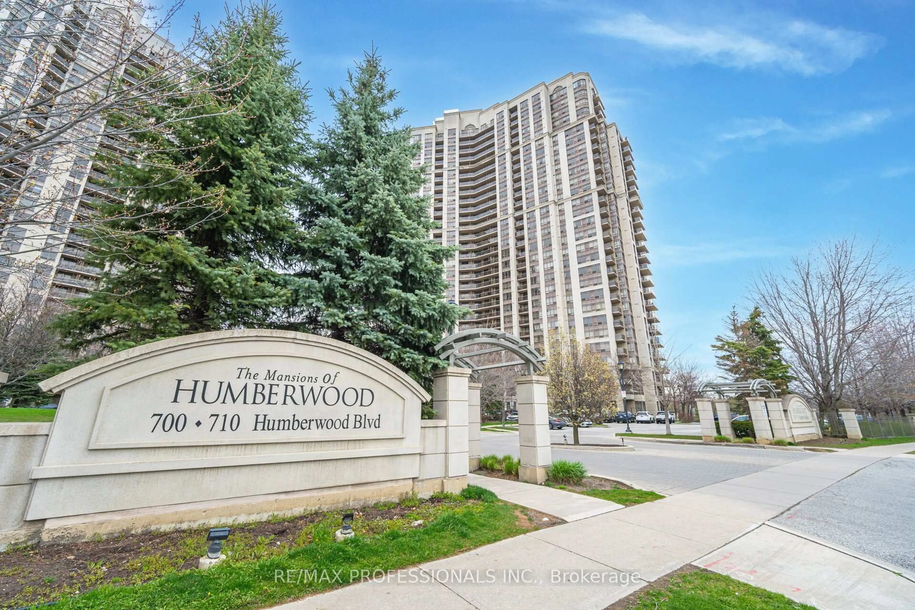 Indoor foyer for 700 Humberwood Blvd #PH21, Toronto Ontario M9W 7J4