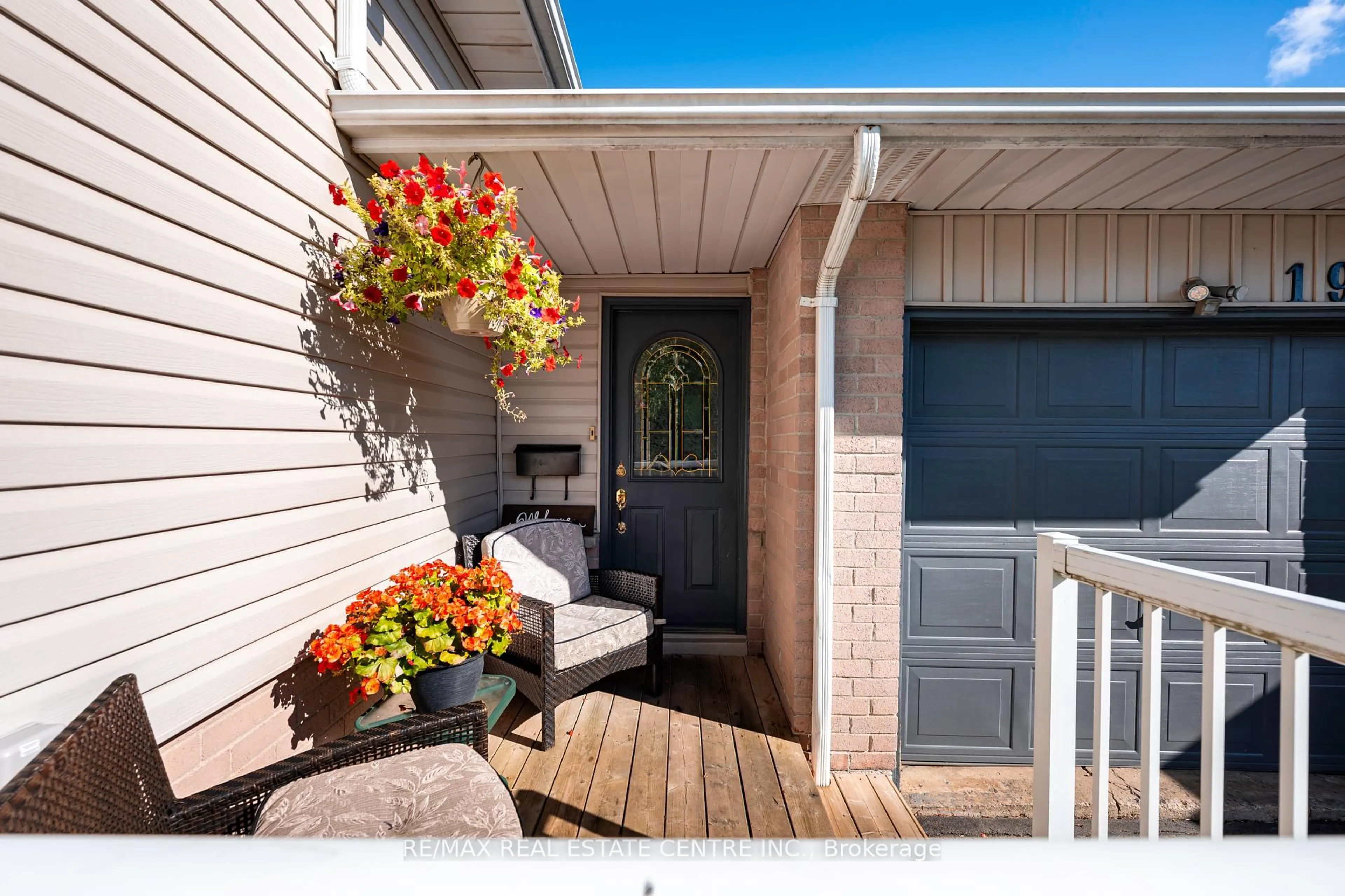 Indoor entryway for 193 Diane Dr, Orangeville Ontario L9W 3N3